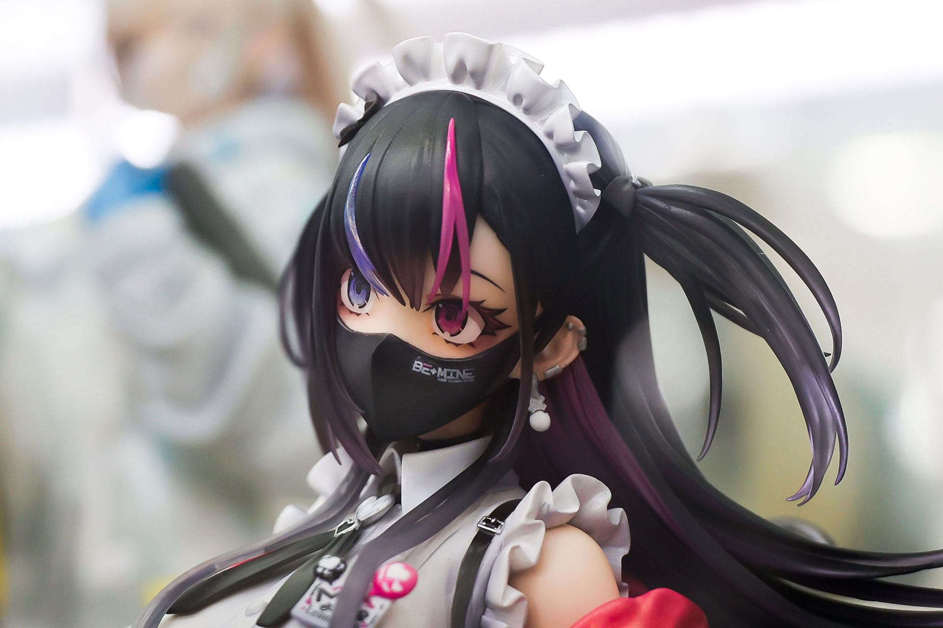 ちなみにこちらの表情とは別に、マスクを外してウインクしている差し替えパーツも付属している