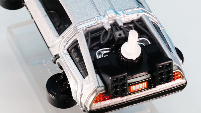 車体後部のパイピングもすごいディテールと塗分けになっています