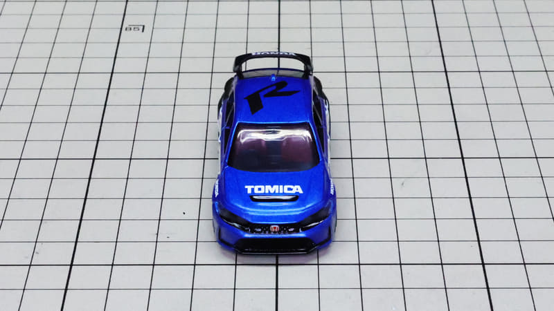 フロント：FL5型シビックタイプRを特別なカラーリングに！