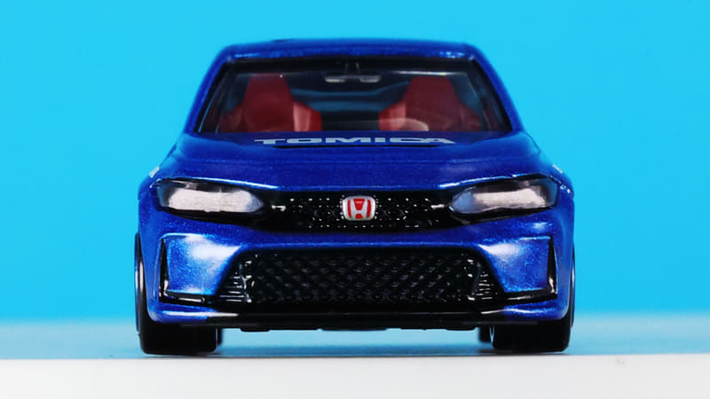 赤いホンダロゴは“TYPE R”の証。すばらしい走りを堪能できます