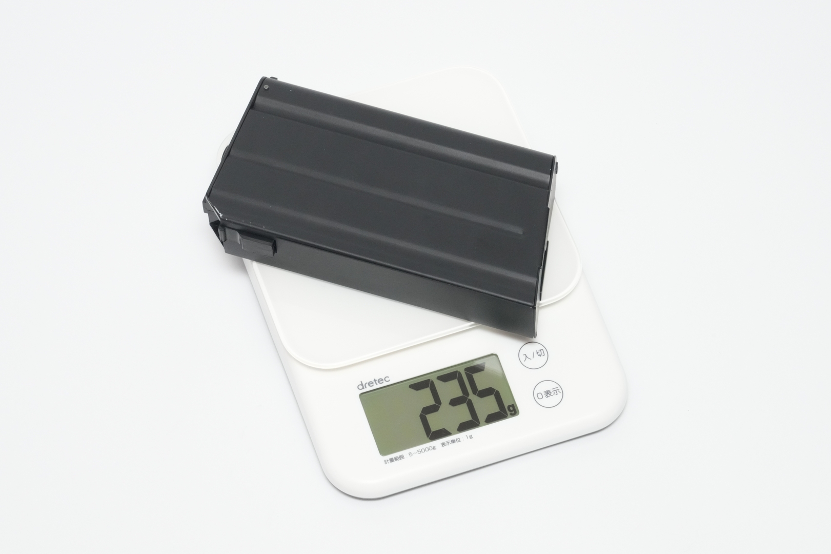 マガジンの重量は実測235g