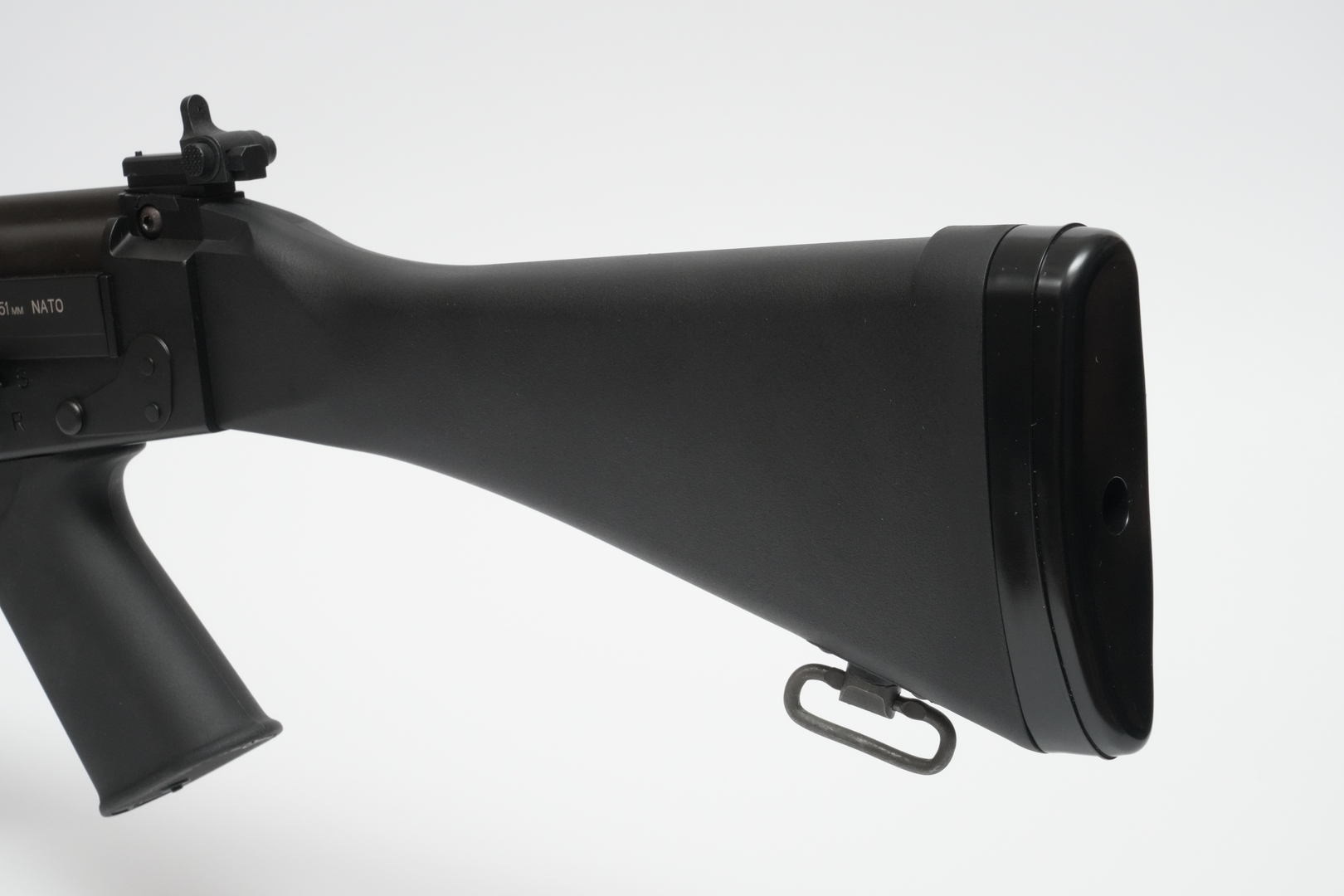 ストック本体、基部含めて剛性が高い