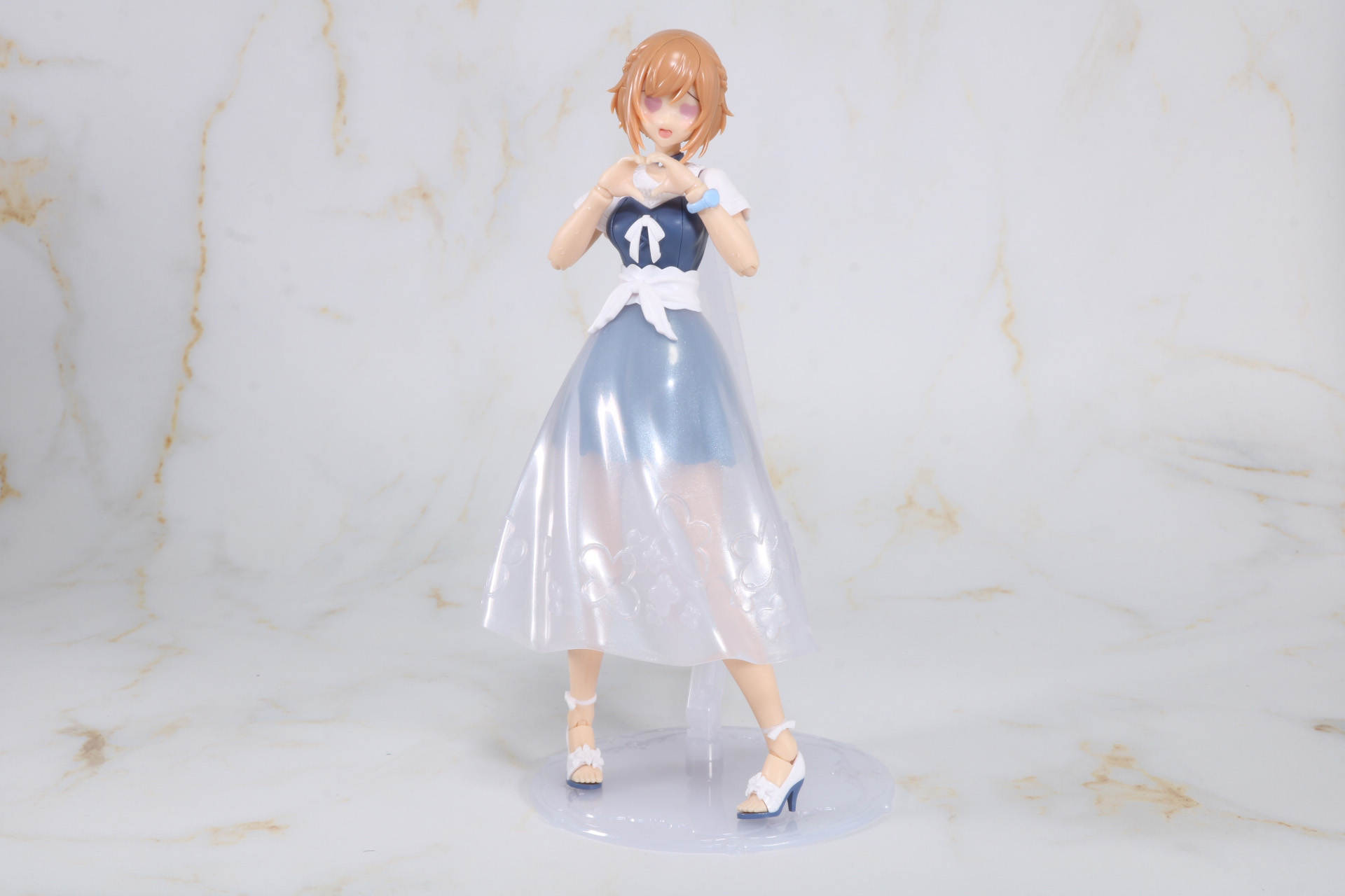 「ときめき顔」とハート手は相性抜群