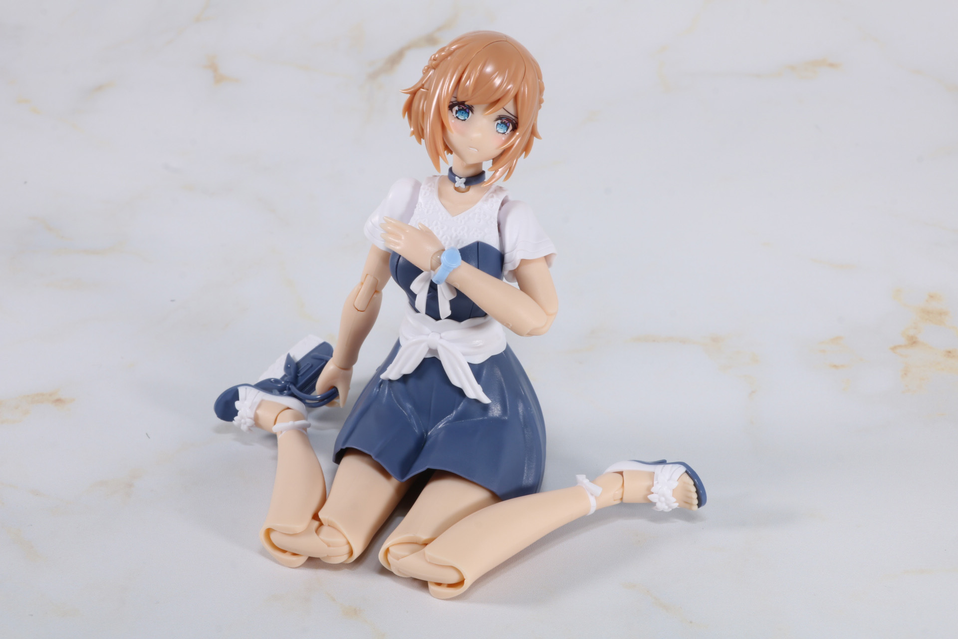 座った姿勢も取ることができる