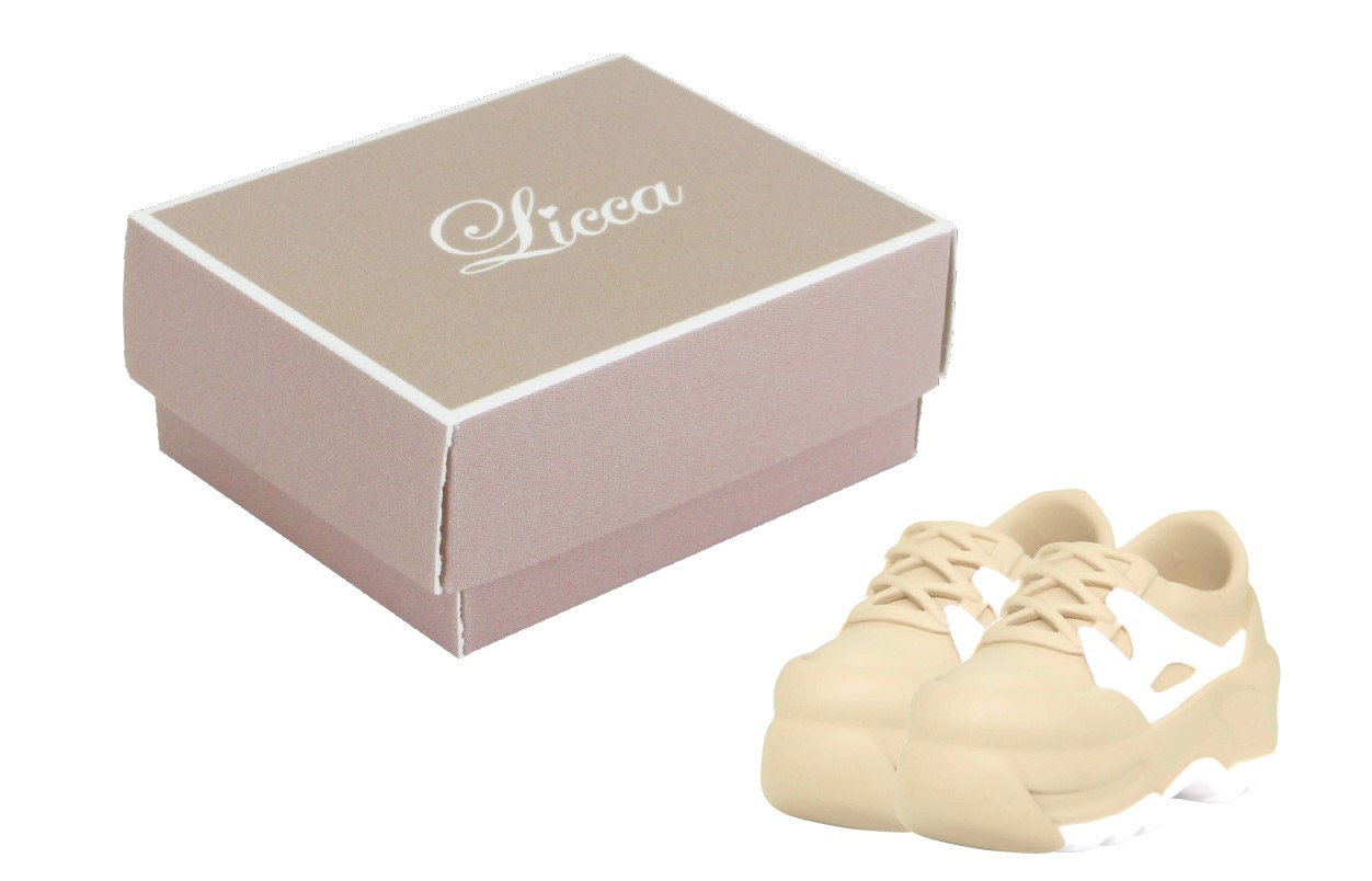 ハイテクスニーカー（ベージュ）