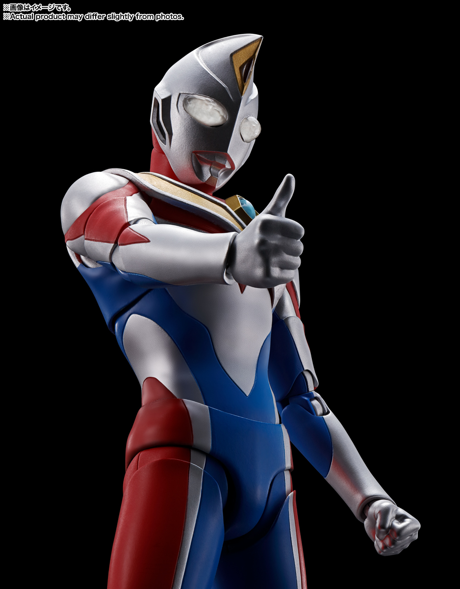 「ウルトラマンダイナ」の印象的なサムズアップ手首が付属。