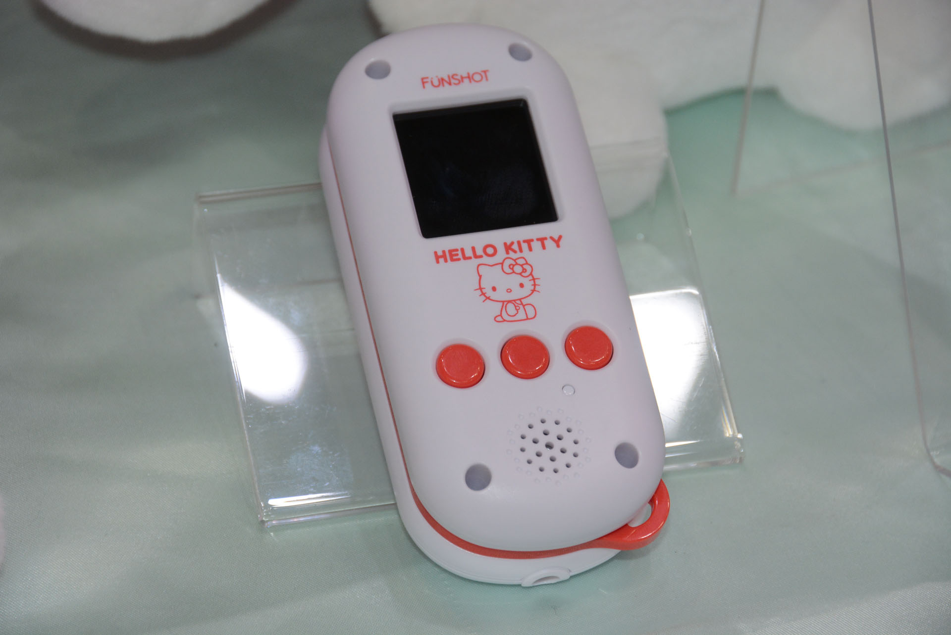 「FUN SHOT」は、手のひらサイズでボタンの少ない使いやすさにフォーカスしたトイカメラだ