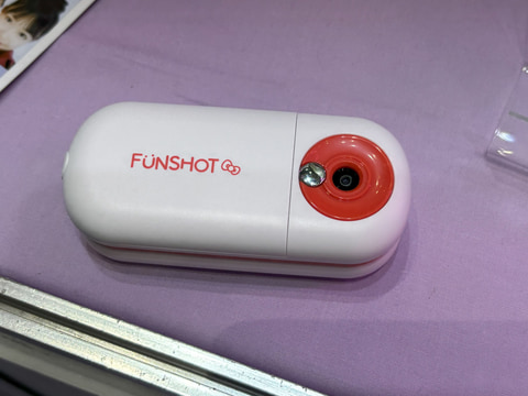 r*o様 adieu 眩しさにまばたき　toy camera トイカメラ　上白石 Kids' Cameras] Fun for adults too? Photo competition and