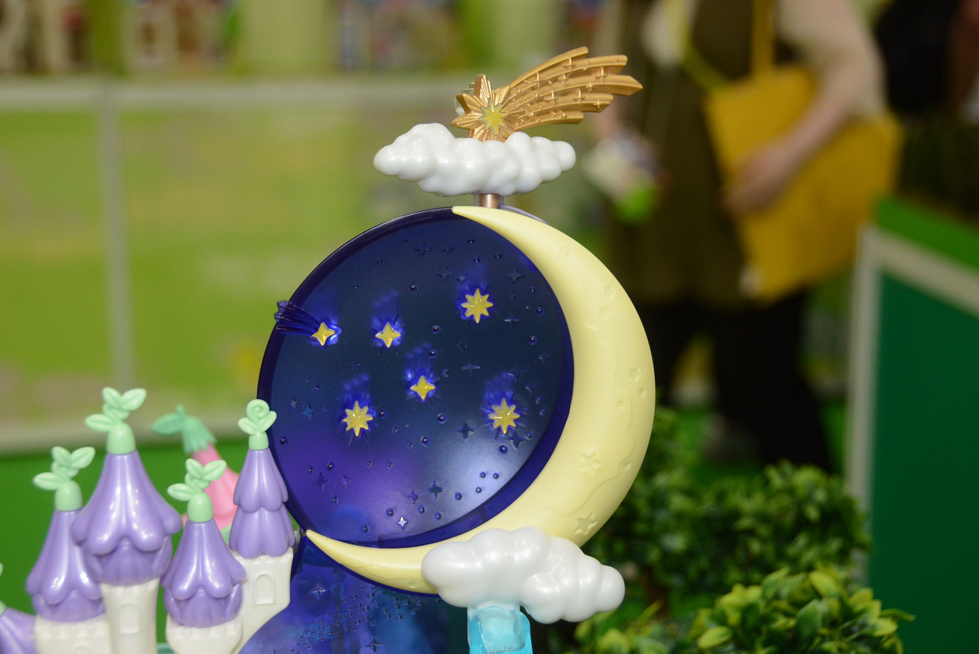 月には集光ギミックがあり、星が輝いて見える