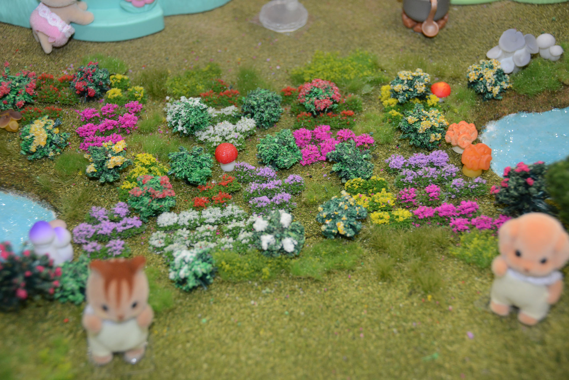 木や花畑など、ジオラマの要素にも注目