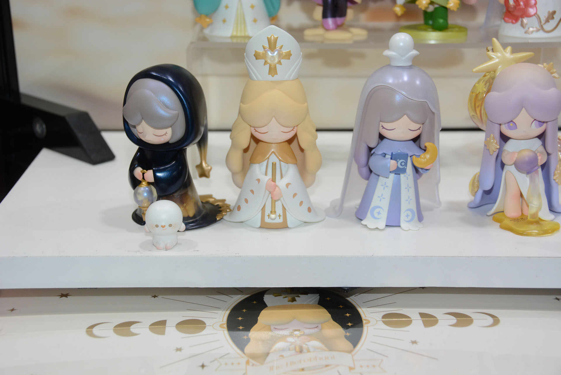 タロットカードがモチーフの「Laplly タロットの歌」は1,500円