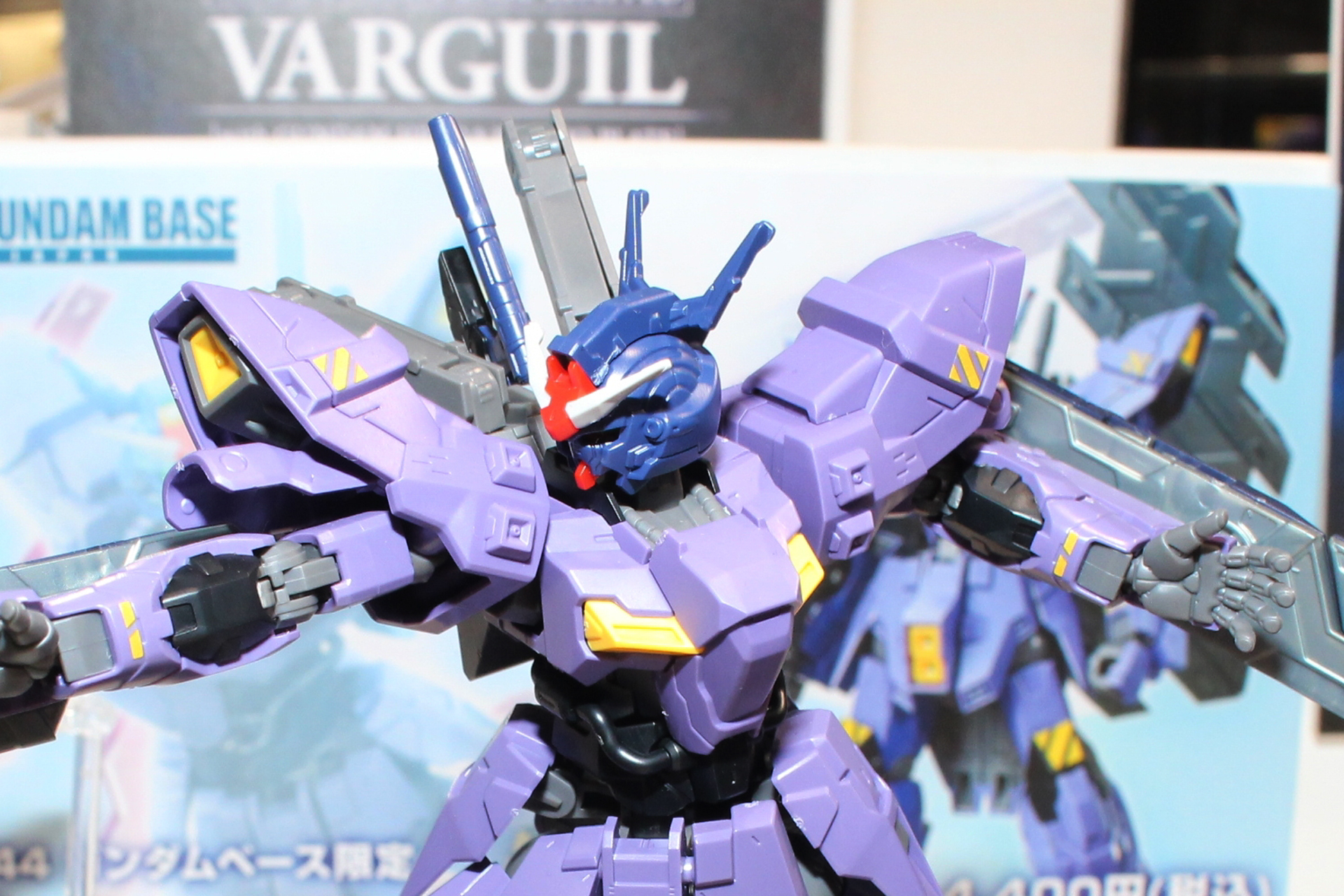 アンテナが頭部の前後に4本あるのも特徴