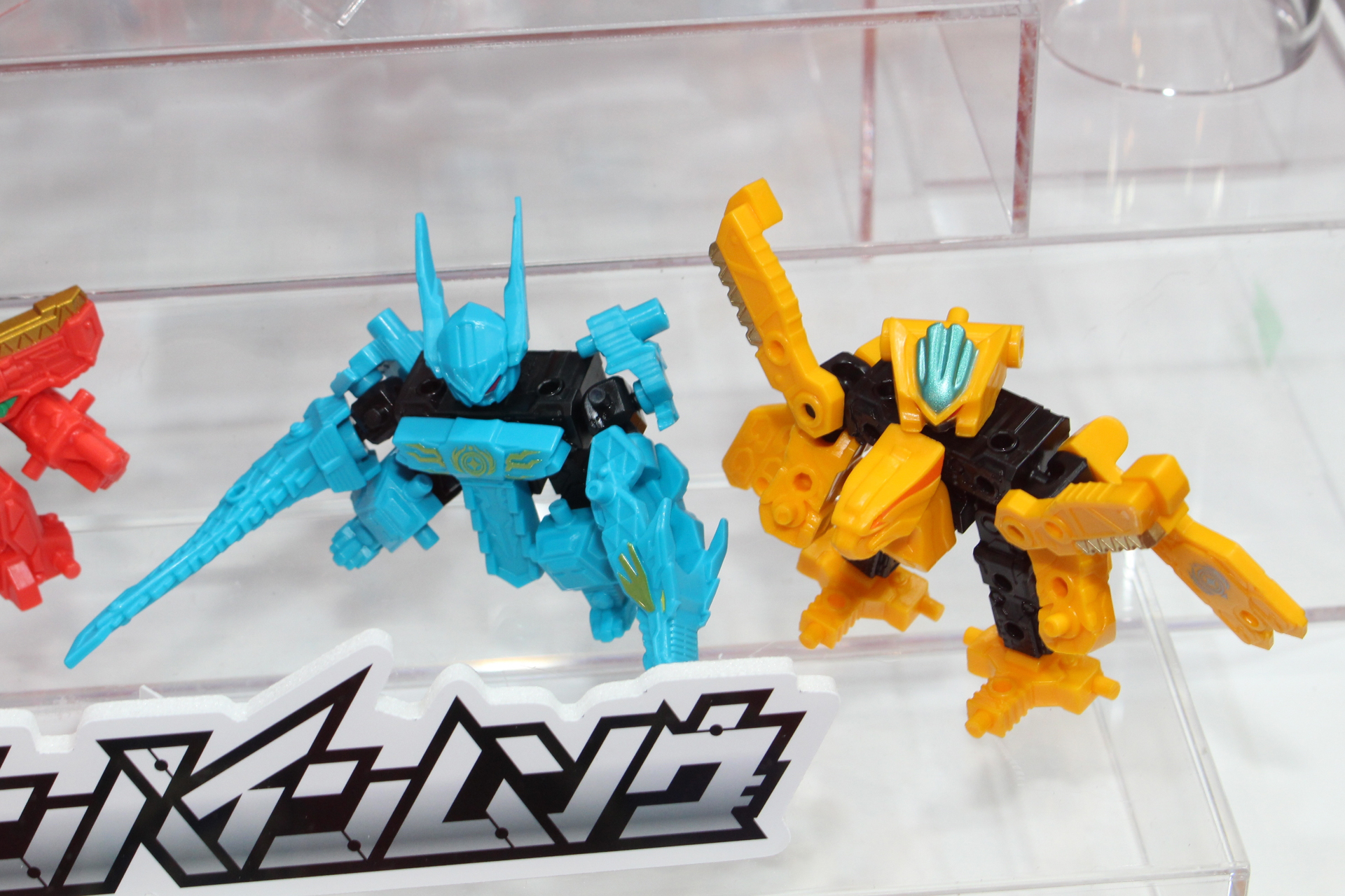 ボックス版は4種類×3カラーが展開。これはオリジナルカラーでコアパーツがブラックだ