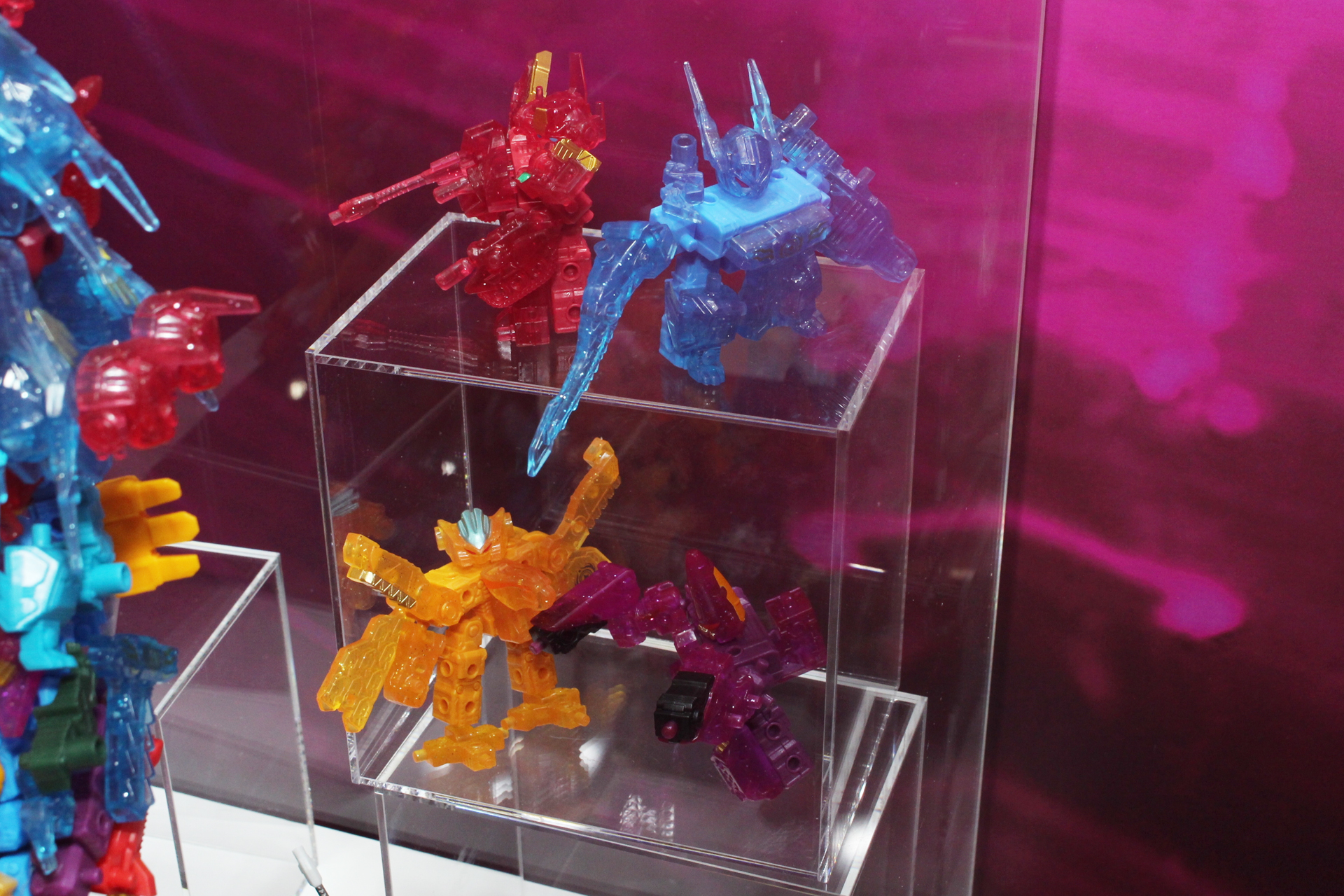 レアアソートのグリッターカラーはパーツがクリア仕様だ