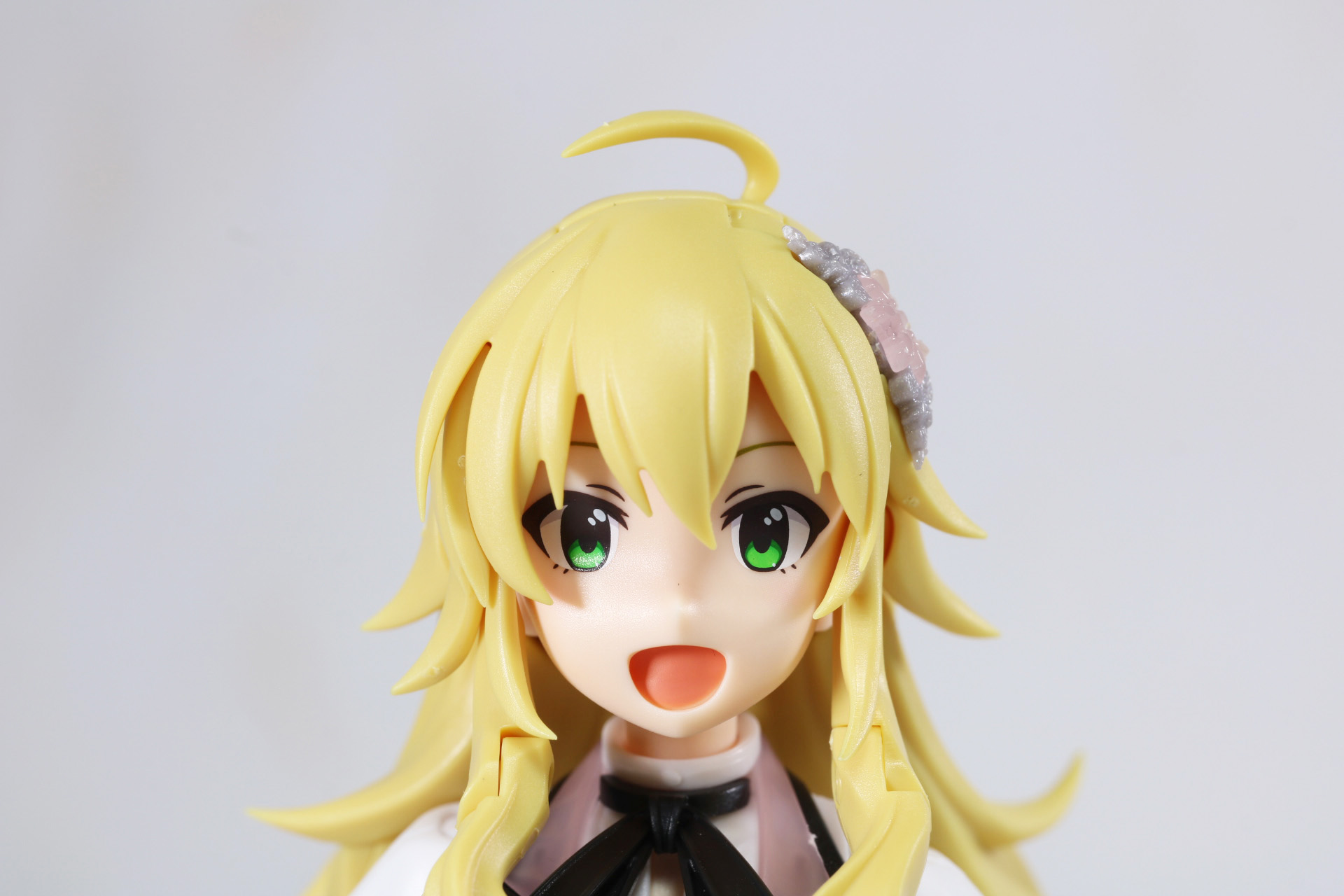 ファンを魅了する満面の笑顔