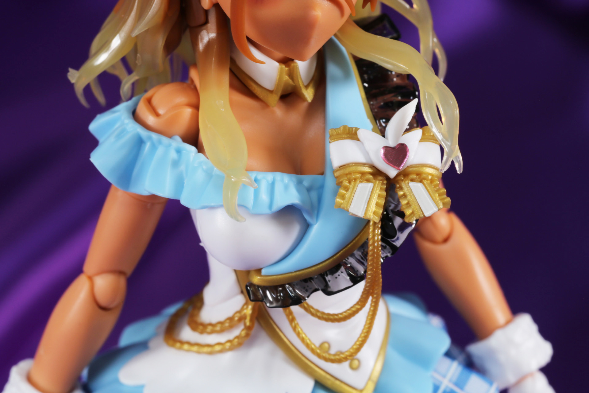 細かい装飾やフリルもパーツ分けで再現