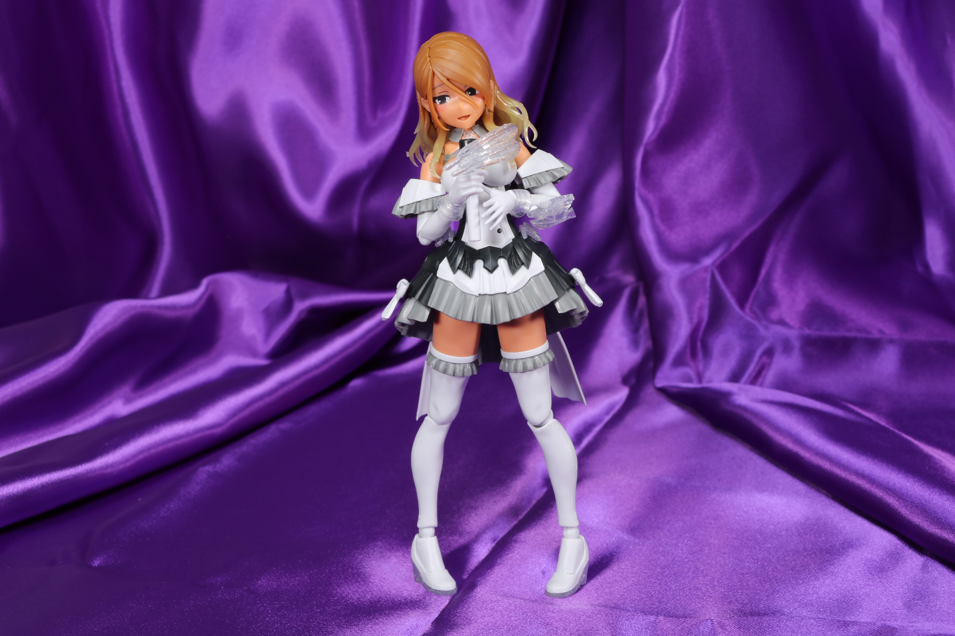 もちろんコラボ衣装のマイクも付属