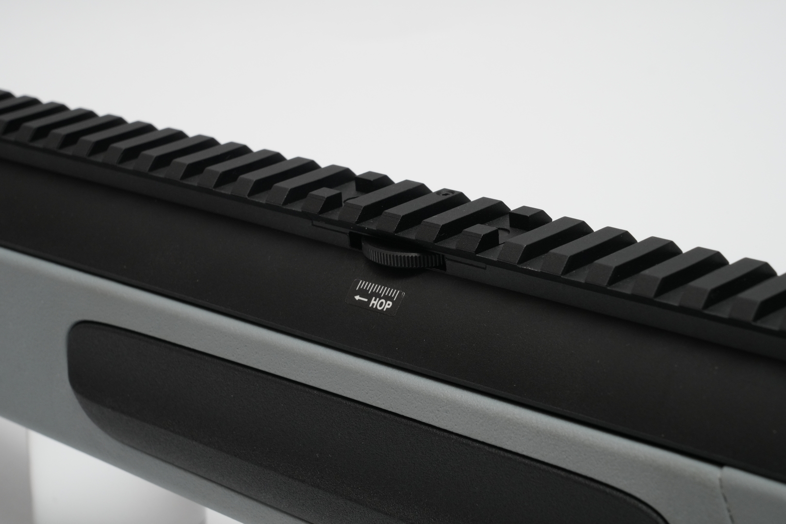 「TDC（Top Dead Center）アジャスタブルホイール」で、グローブを装着したまま、きめ細かくホップ量を調整できる