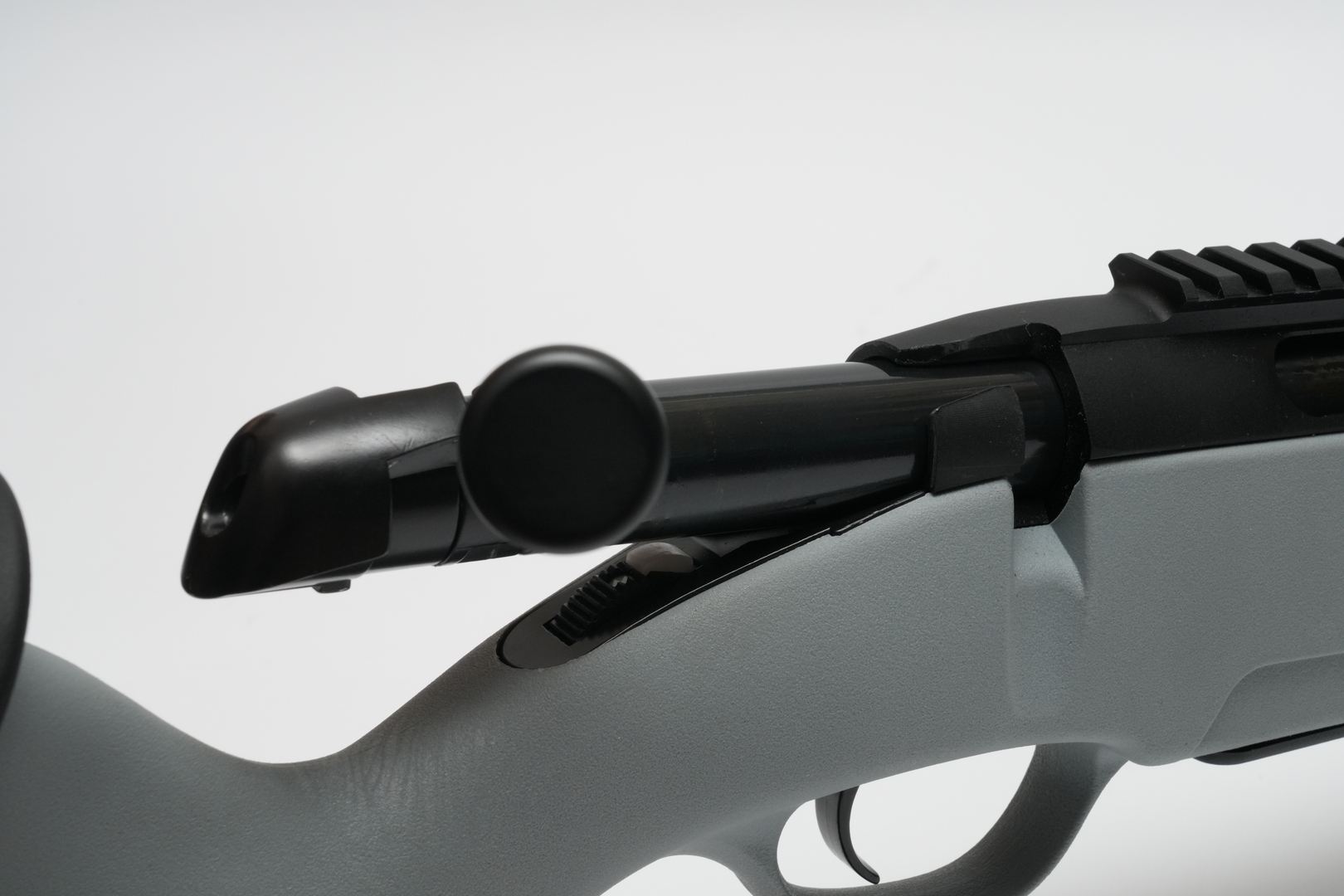 ボルトストロークは実測100mm