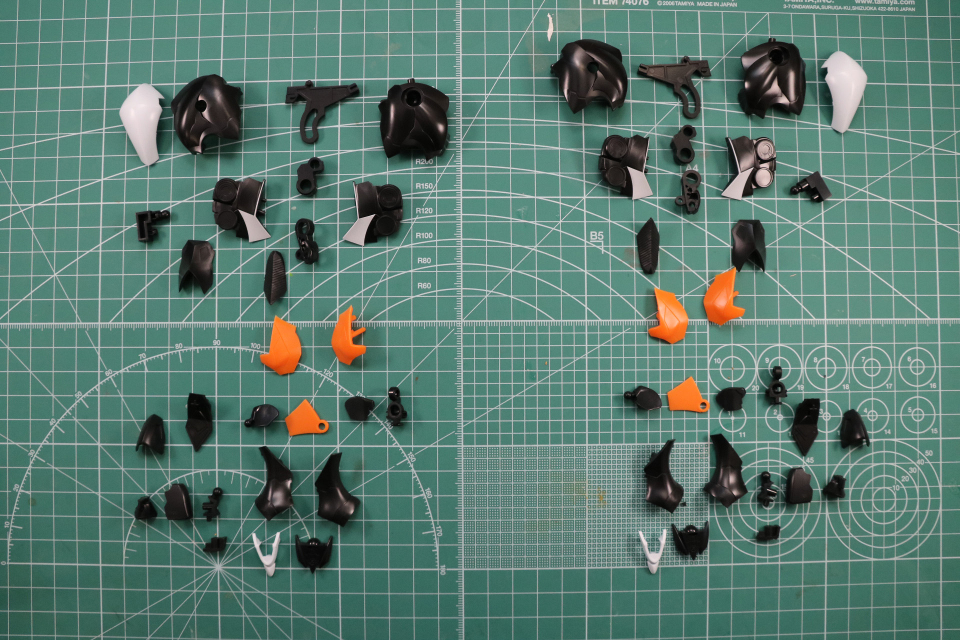 脚部の組み立て