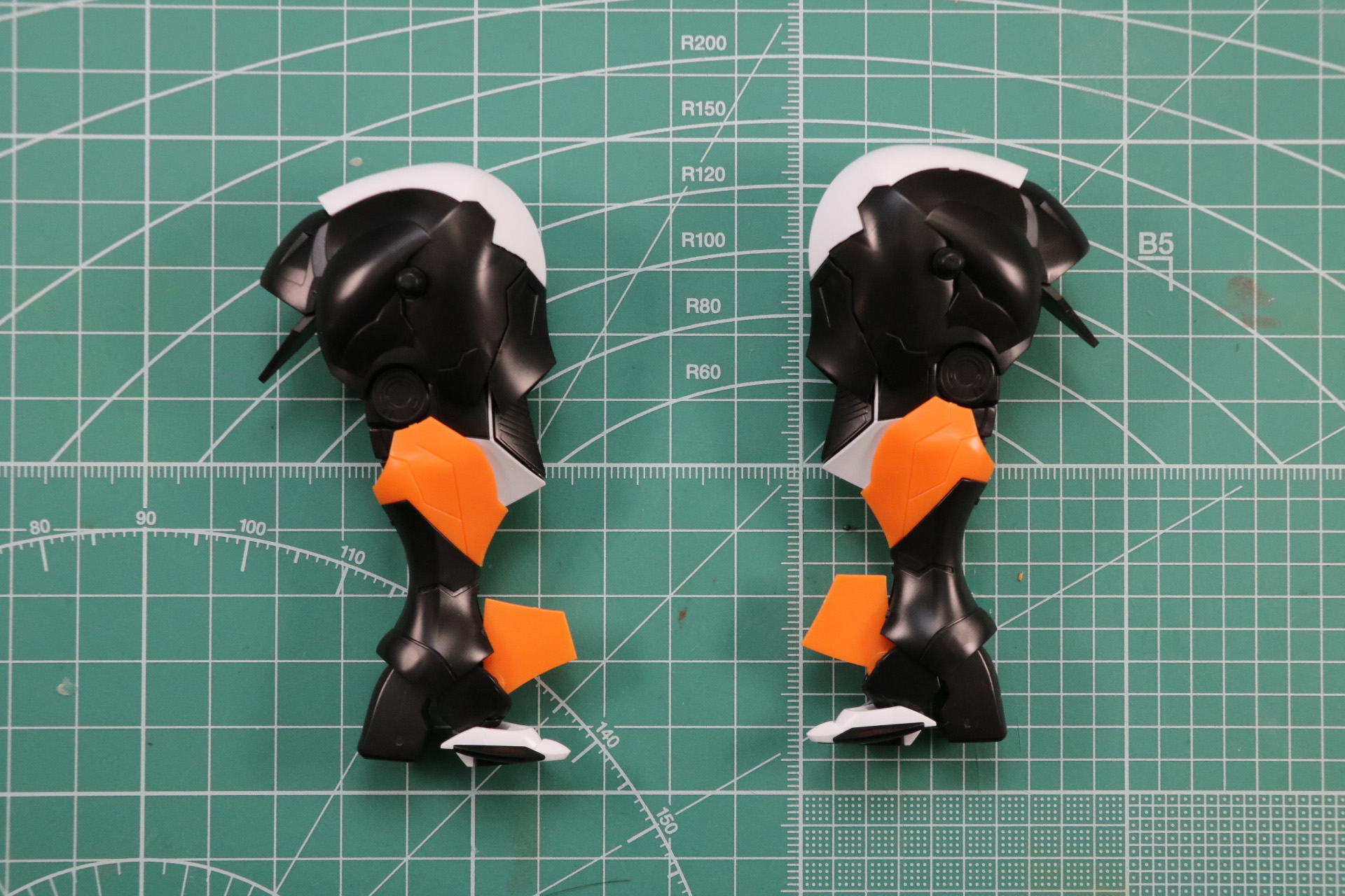 脚部の組み立て