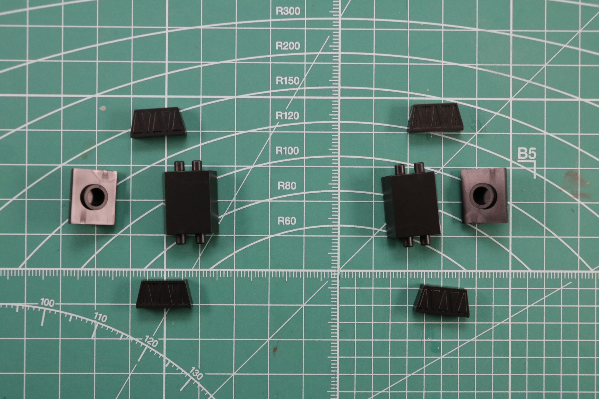 5連装ミサイルランチャーの組み立て