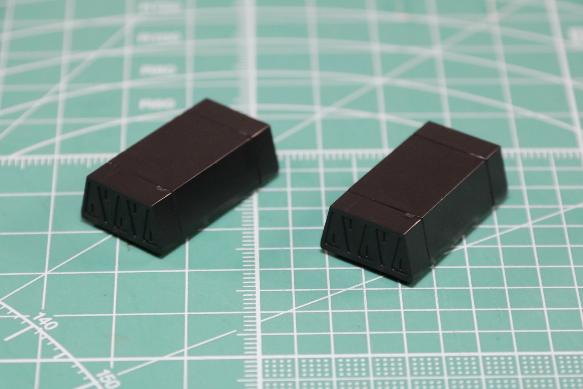 5連装ミサイルランチャーの組み立て