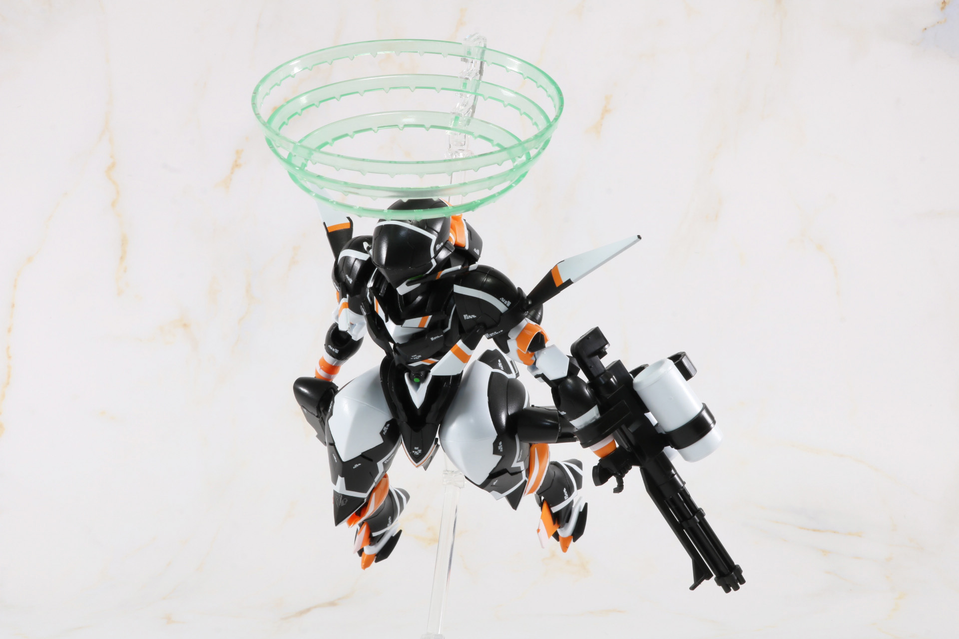 5連装ミサイルランチャーを装備