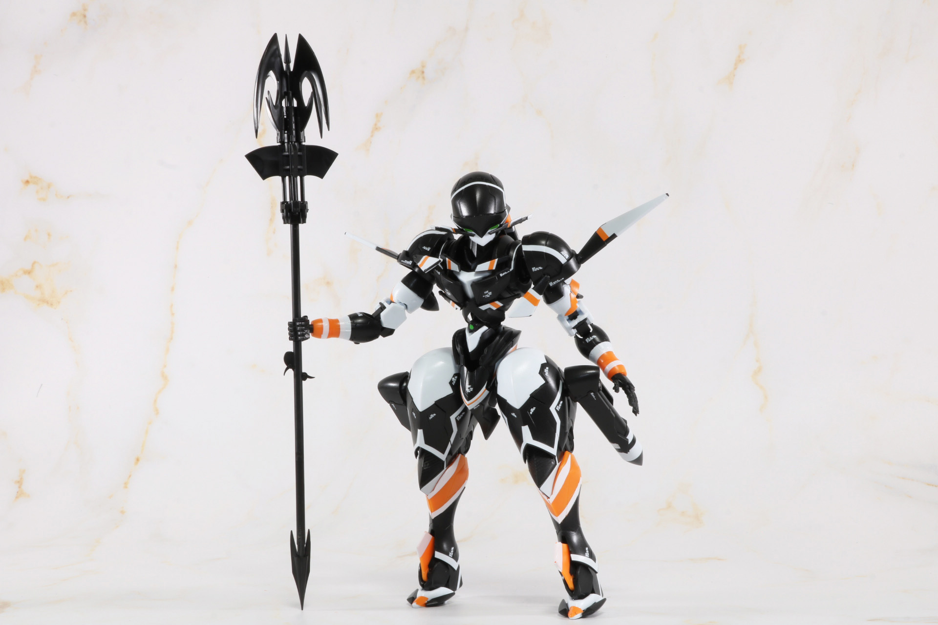 ピニオンハルバード。本体は「チェインバー」を超える長さとなっている