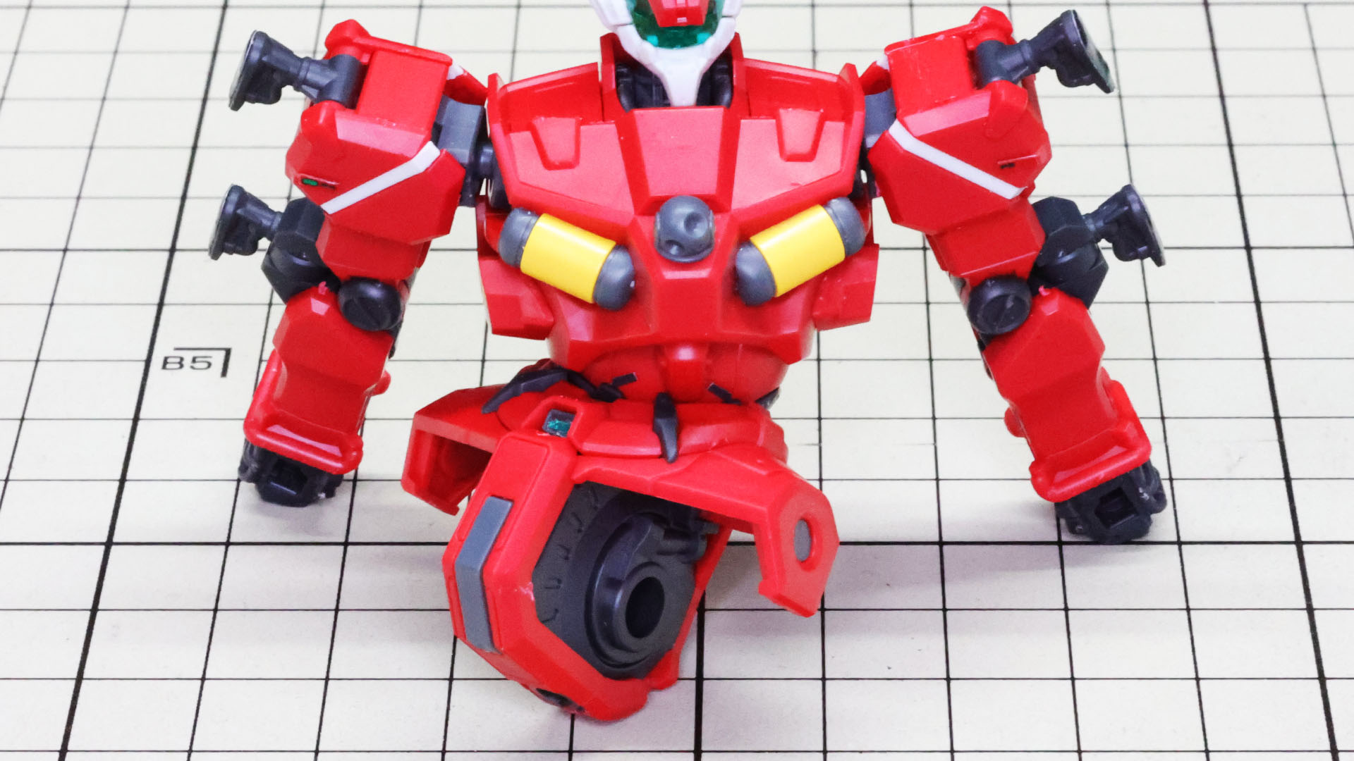 では可動性能を見てましょう。上半身と下半身が信じられない角度になります！