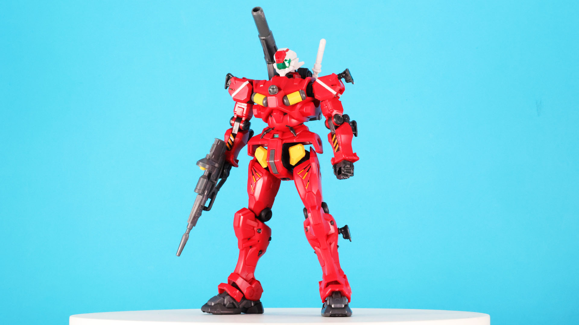ガンキャノンのボディにガンダムの四肢を採用した軽キャノン