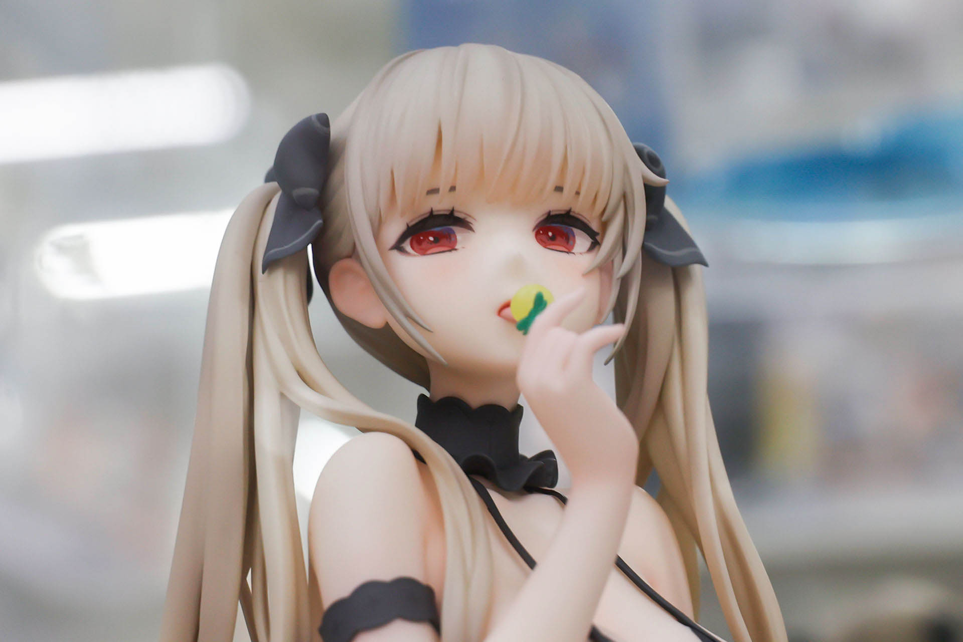 やや下から見たところ。耳も大きく出ている