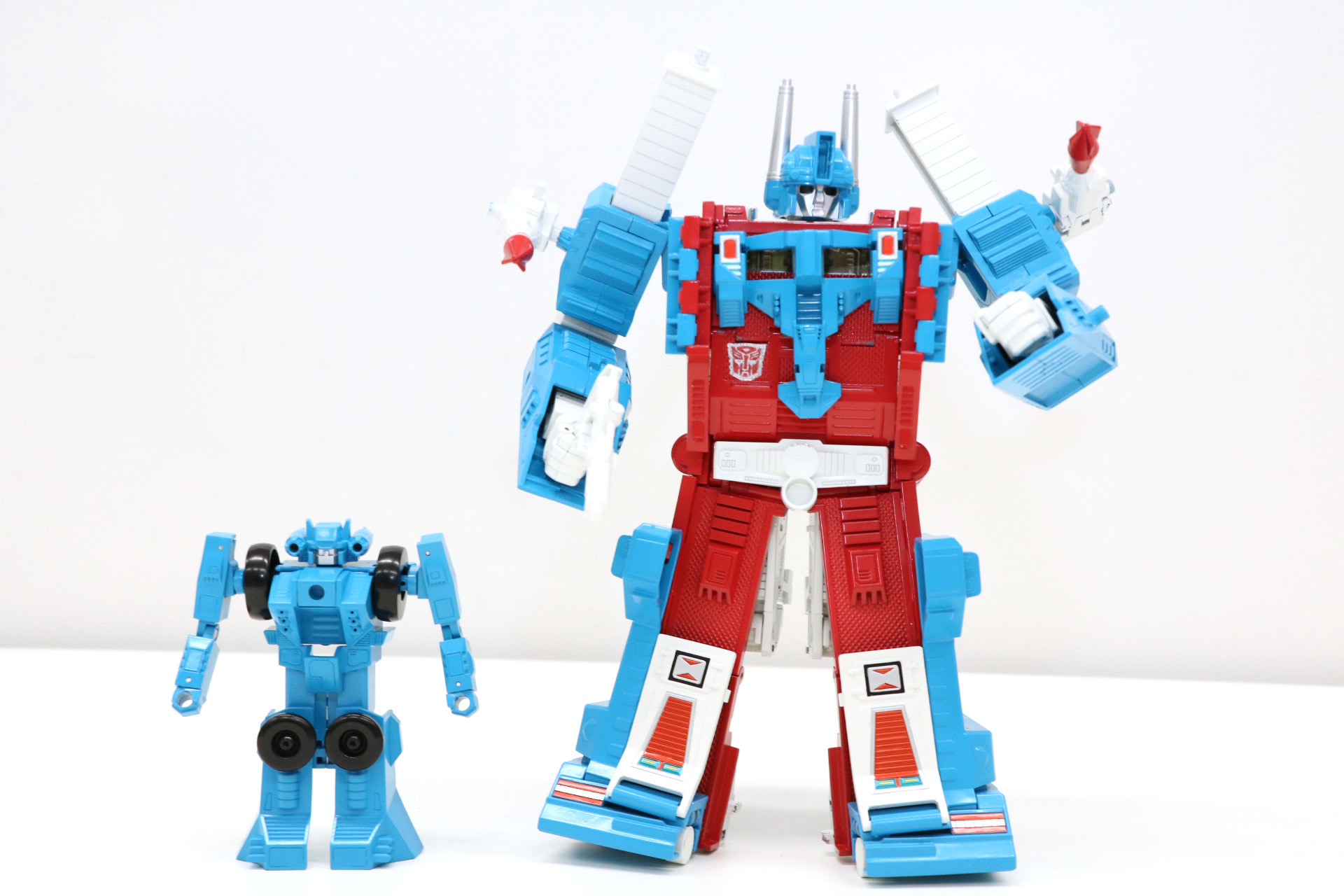 「ウルトラマグナス」と比較