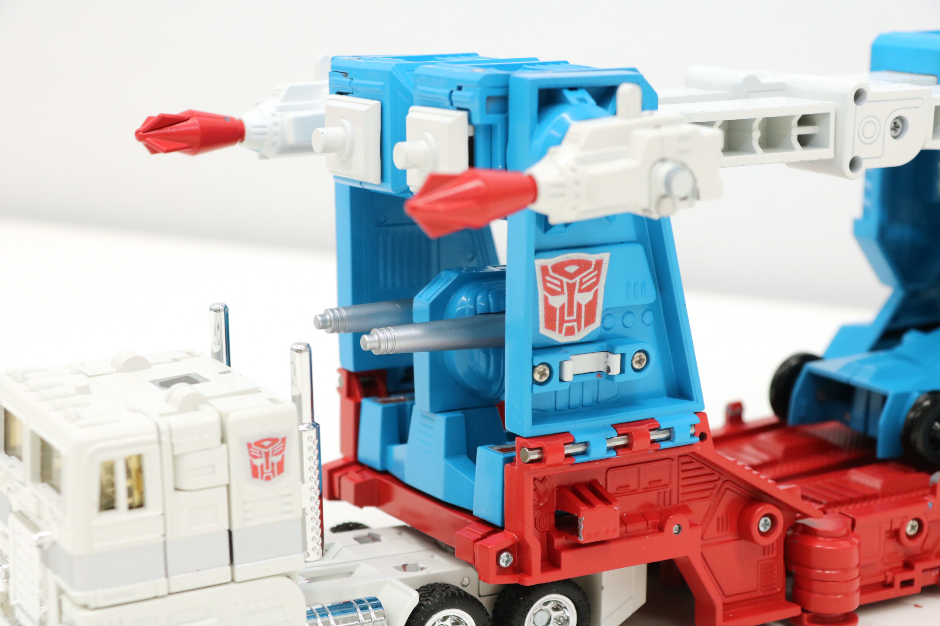 キャリアカーの左右にミサイル発射装置を付けることも可能に