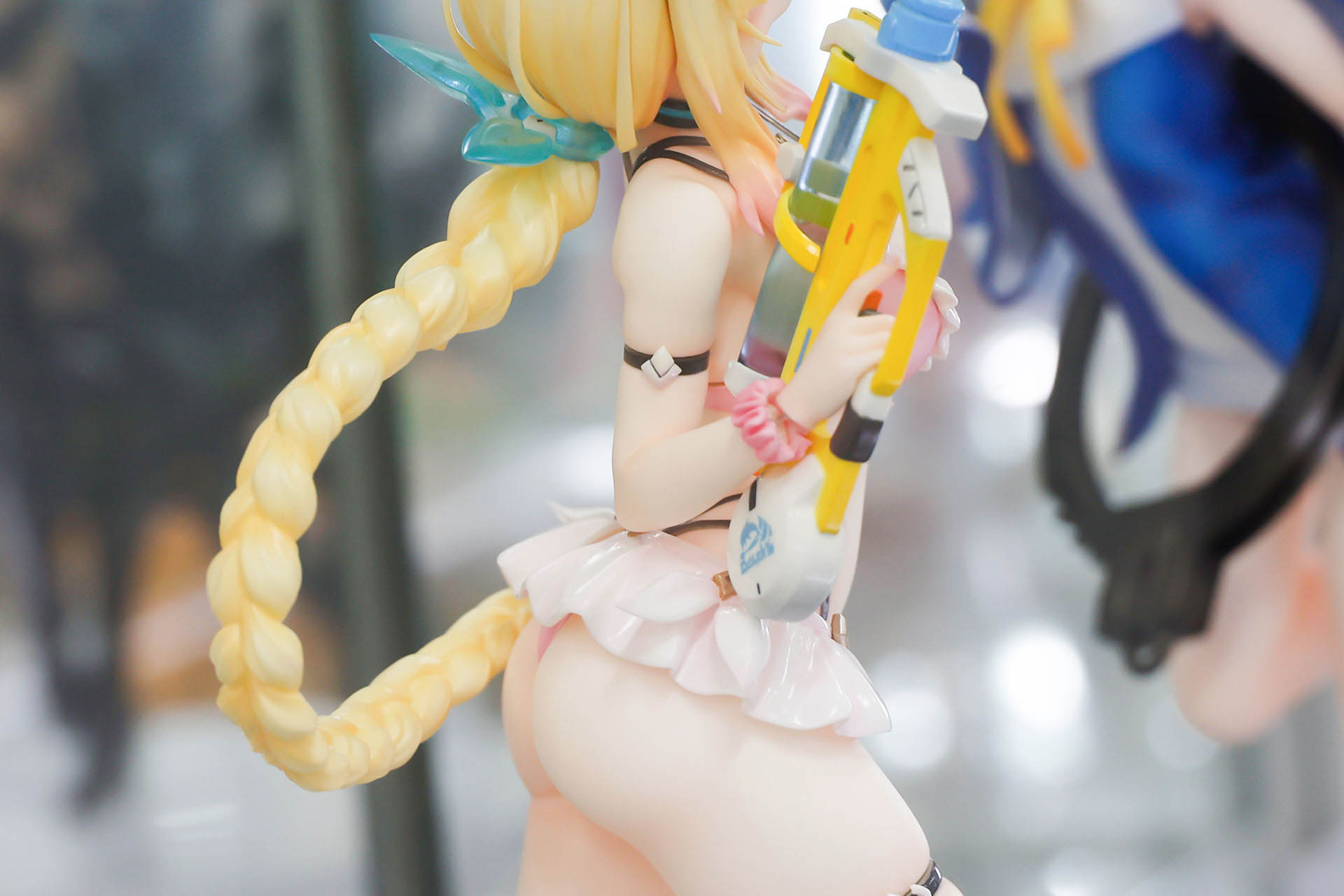 お尻が大きく出ている!?