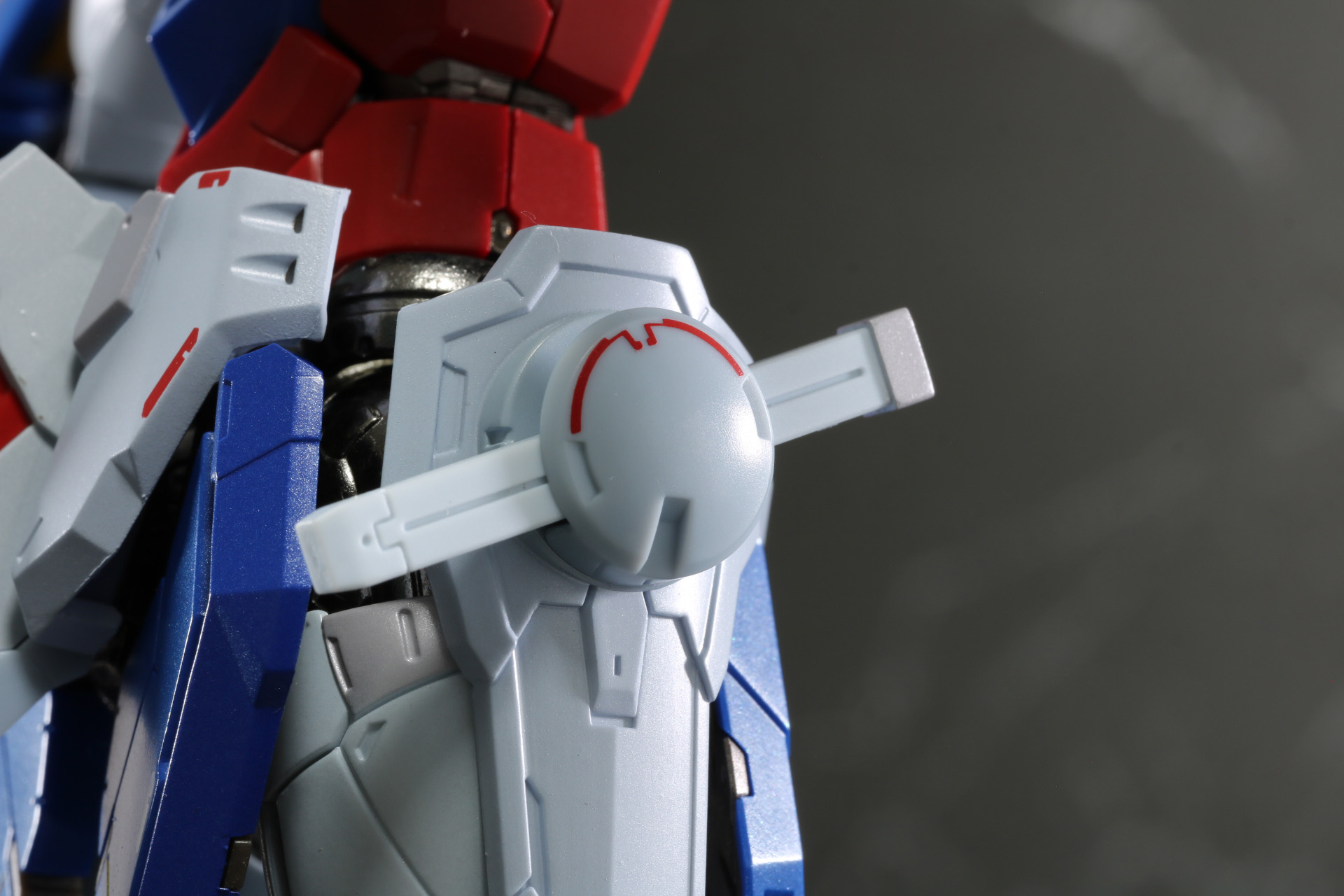 サイドスカートにゴッドスラッシュの柄を装着