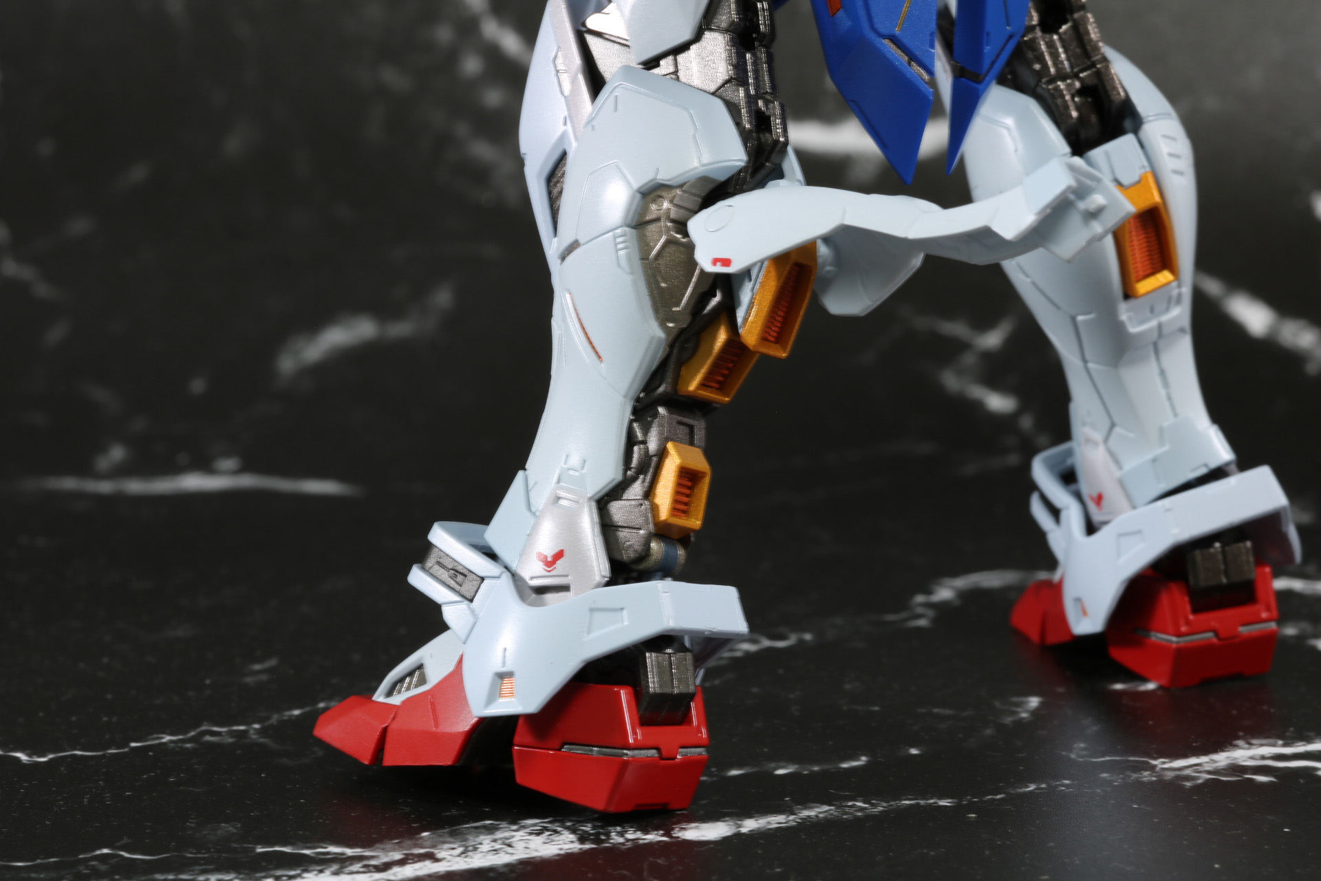 脹脛スラスターの展開