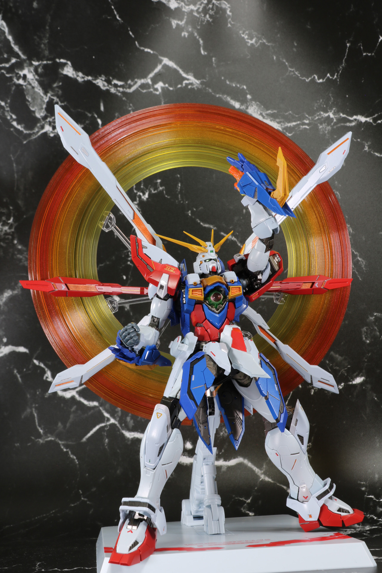 サイ・サイシーの「ドラゴンガンダム」戦で見せた左手による「爆熱ゴッドフィンガー」も再現できる