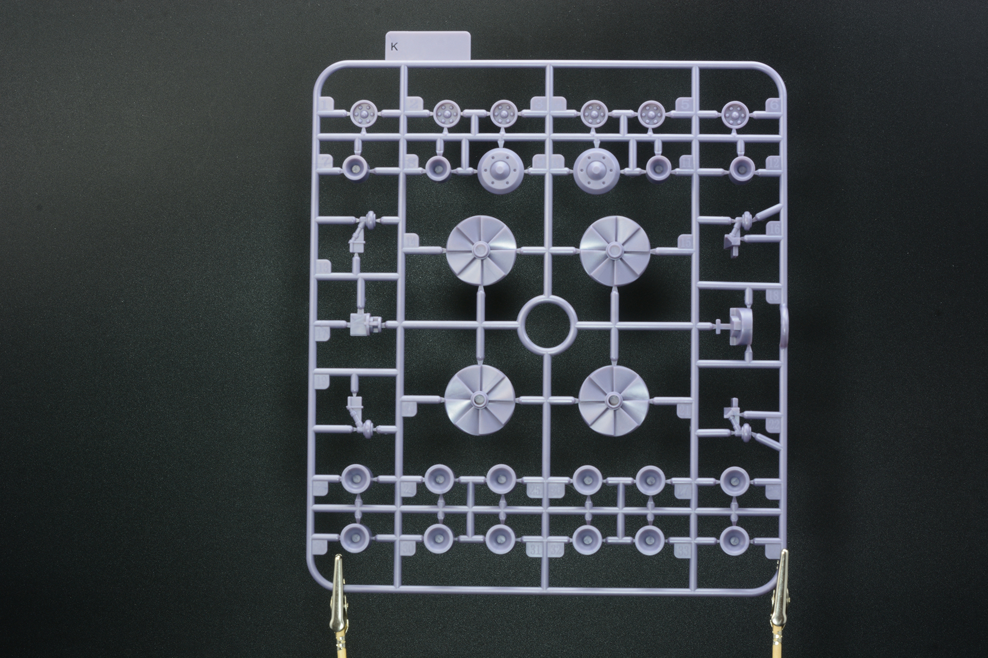 メカニカルな灰色の成形色