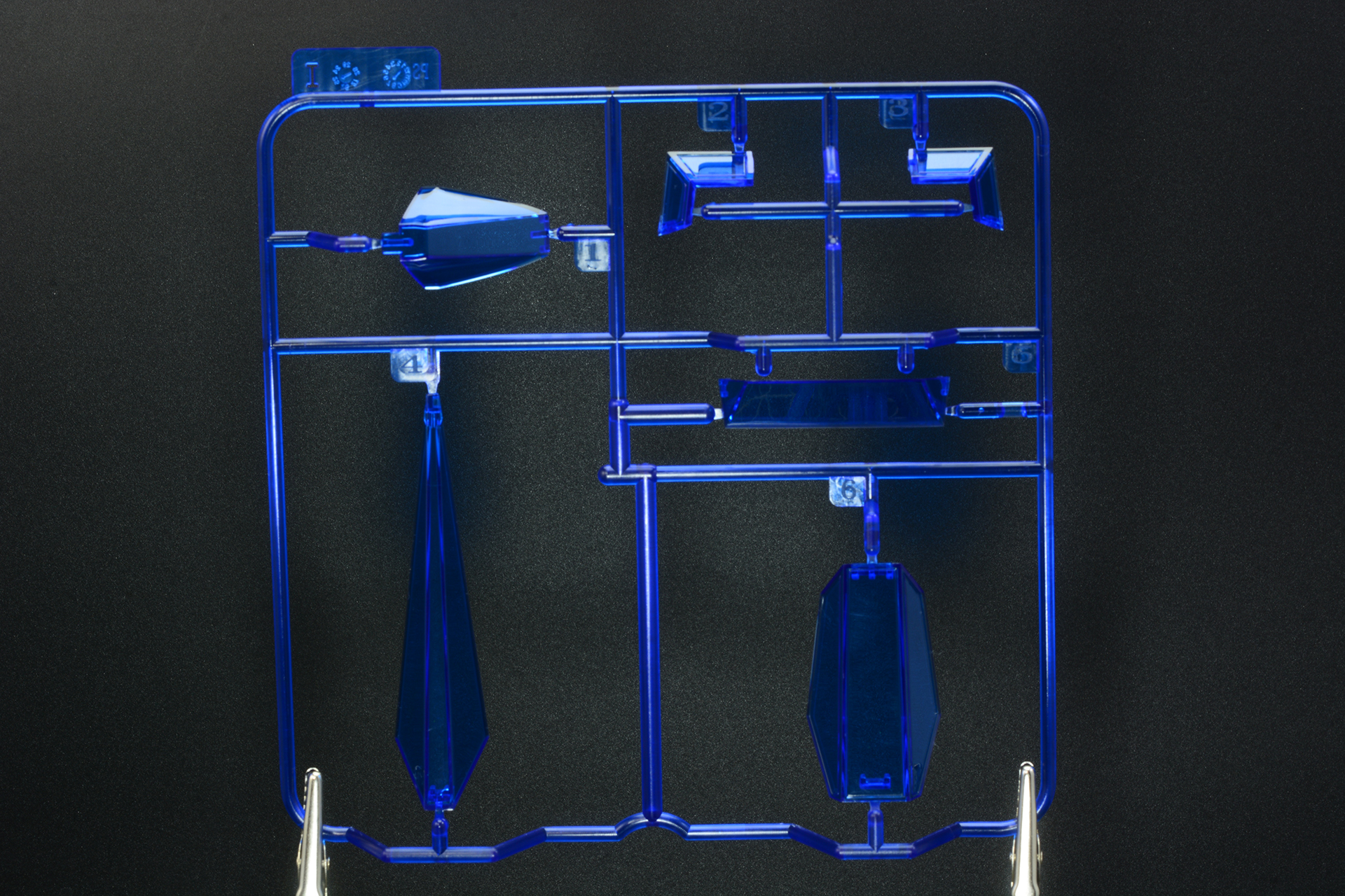 各メカのキャノピーはクリアパーツを使用