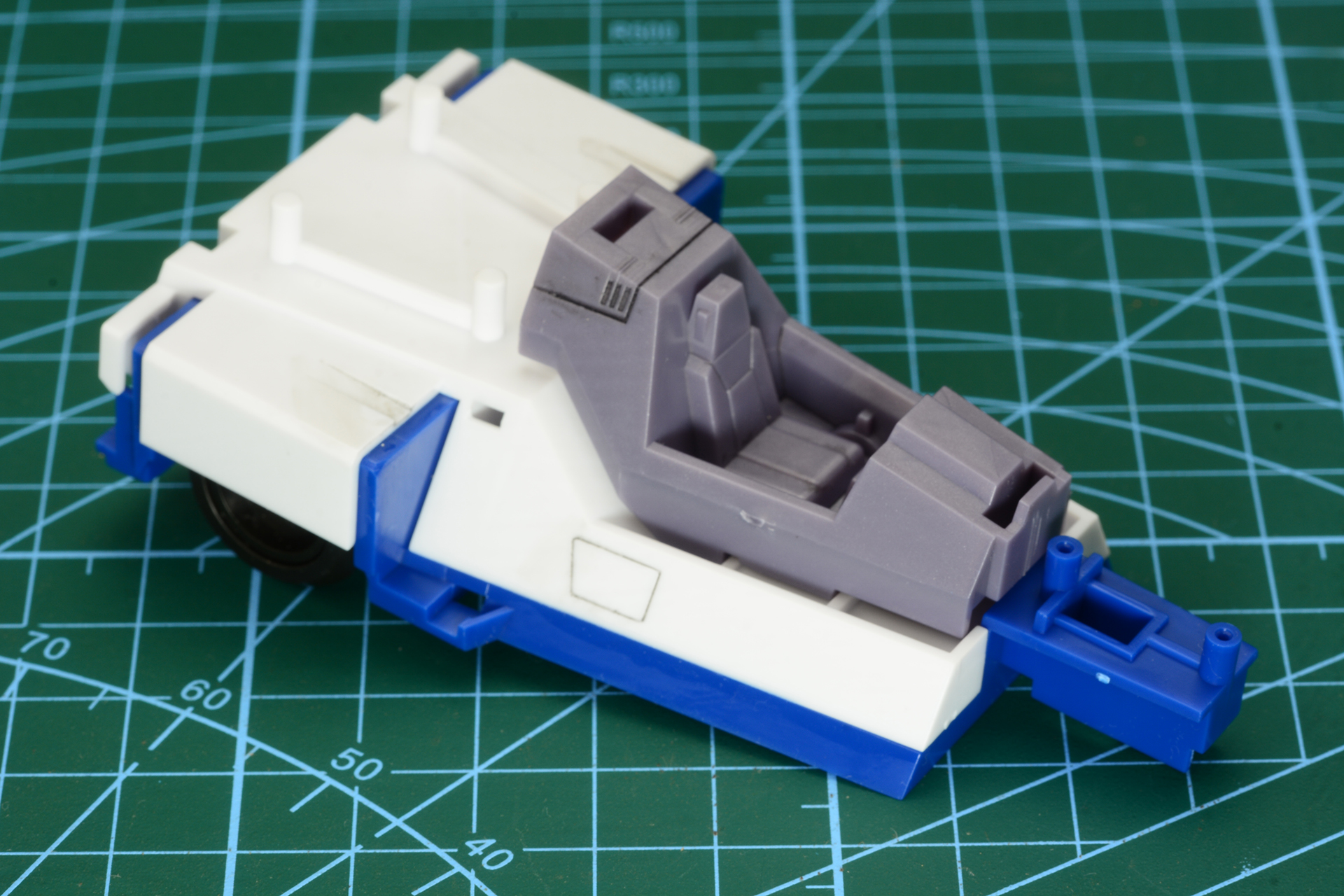 ガッチャ1号、2号、3号はコクピットも再現されている