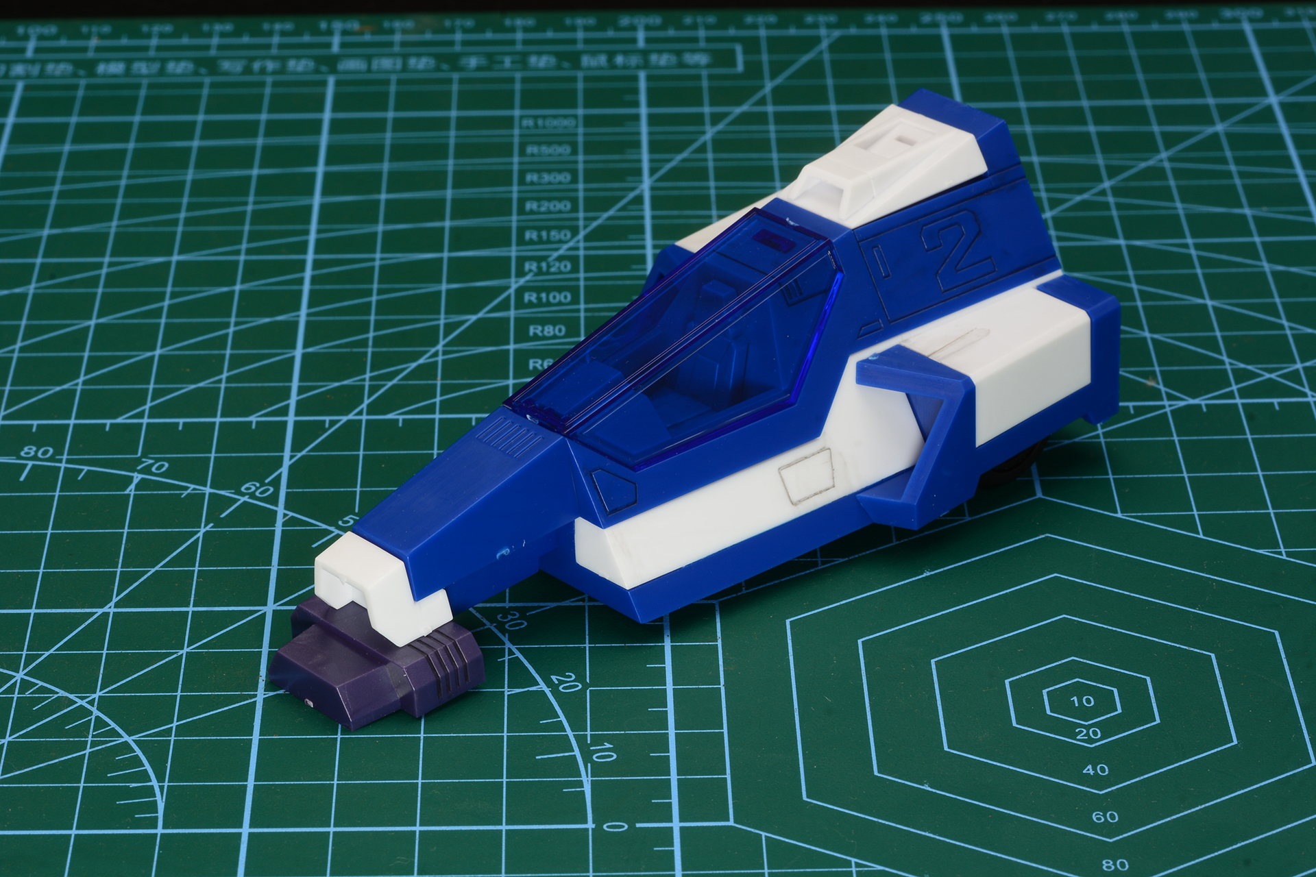 レーサーのジョーにぴったりな、地上を高速で走ることが伝わるデザインだ