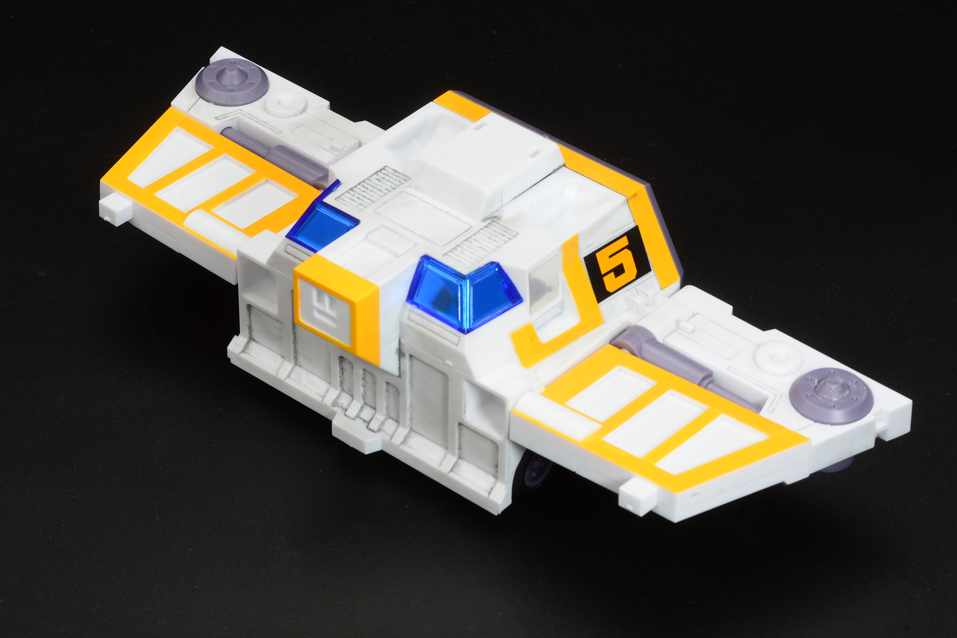 ガッチャ5号もアームやブレードを変形させる