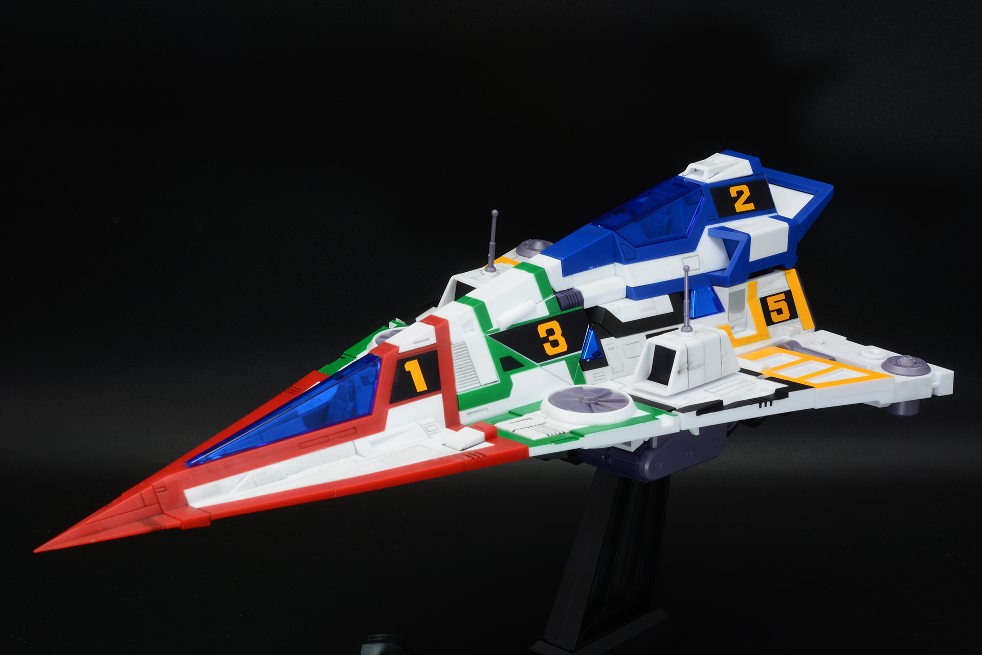 5機が合体、ガッチャスパルタンの完成だ