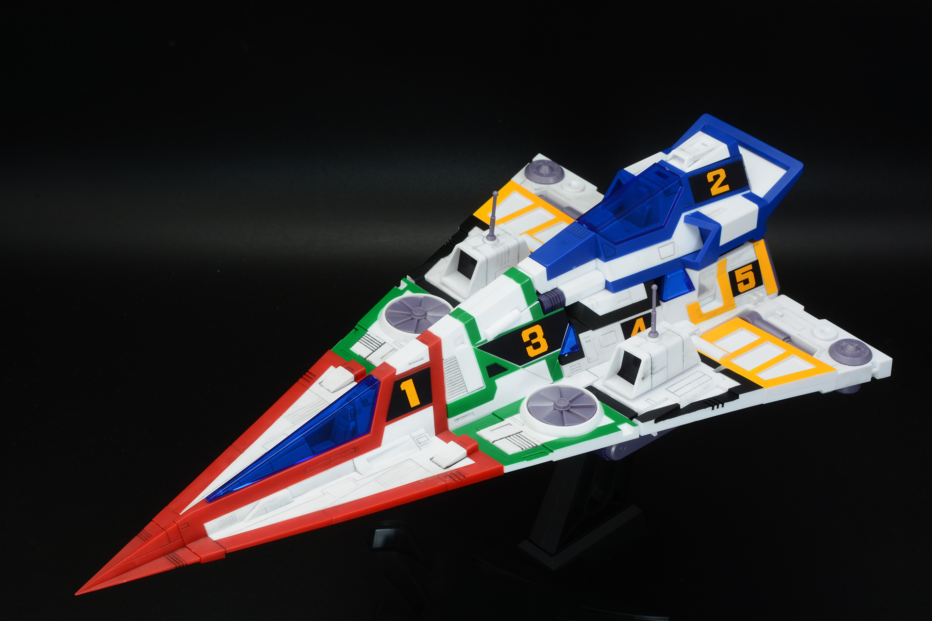 全長33cmの巨大サイズは大迫力だ