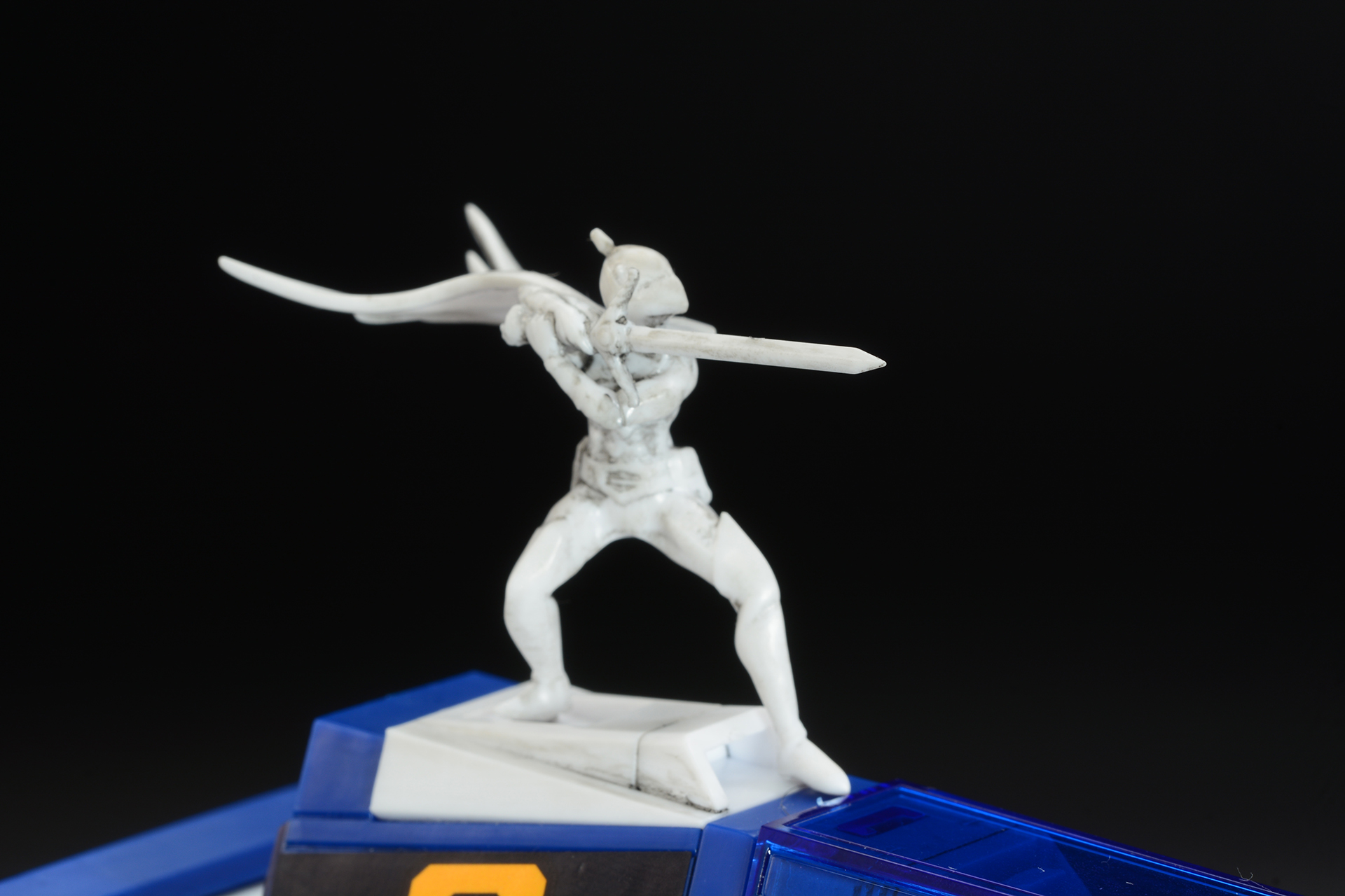 巨大な機体と、その上に乗る健の対比も面白い