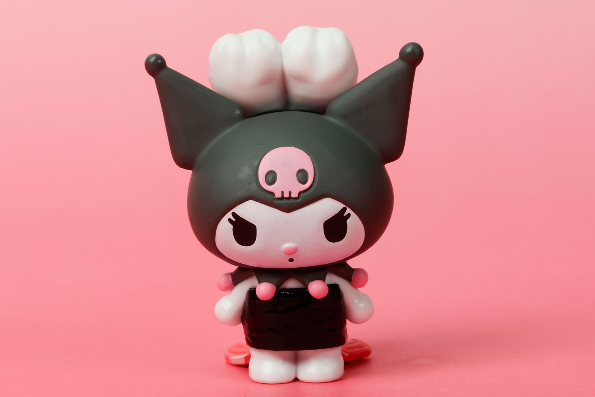 クロミの頭に何かが乗っている！