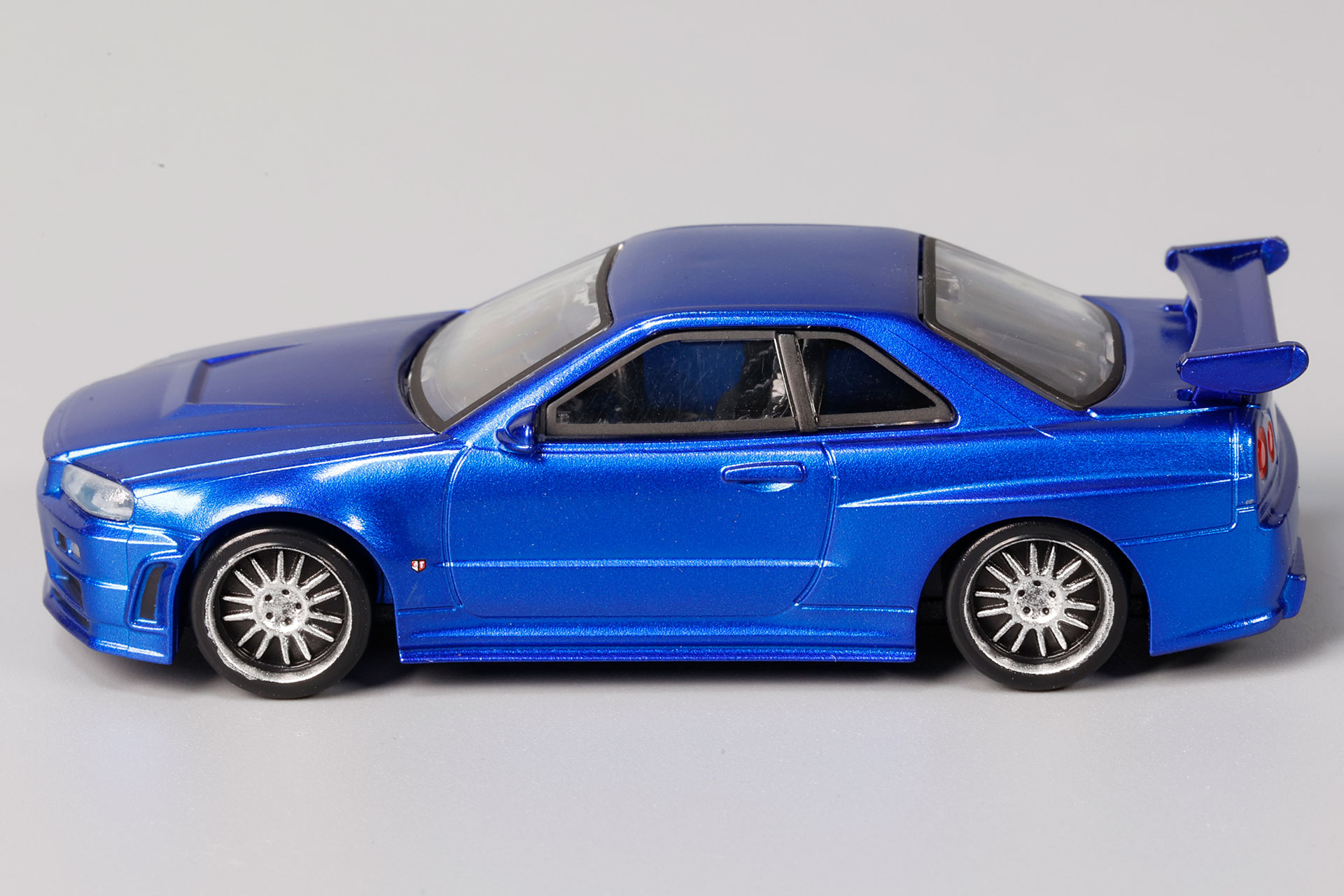 マシンの全長は約72mmだ