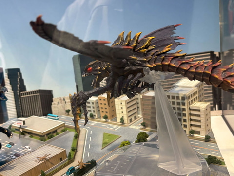 1954年映画版の「ゴジラ」が特別仕様で「S.H.MonsterArts」に再