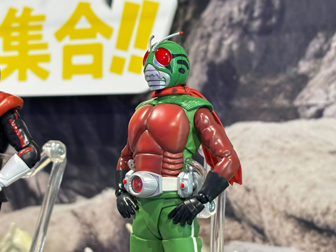 仮面ライダーガイ フィギュア メタルゲラス 当時物 SHF 真骨彫 希少 銀金 S.H.Figuarts」シリーズに昭和仮面ライダーの「スカイライダー